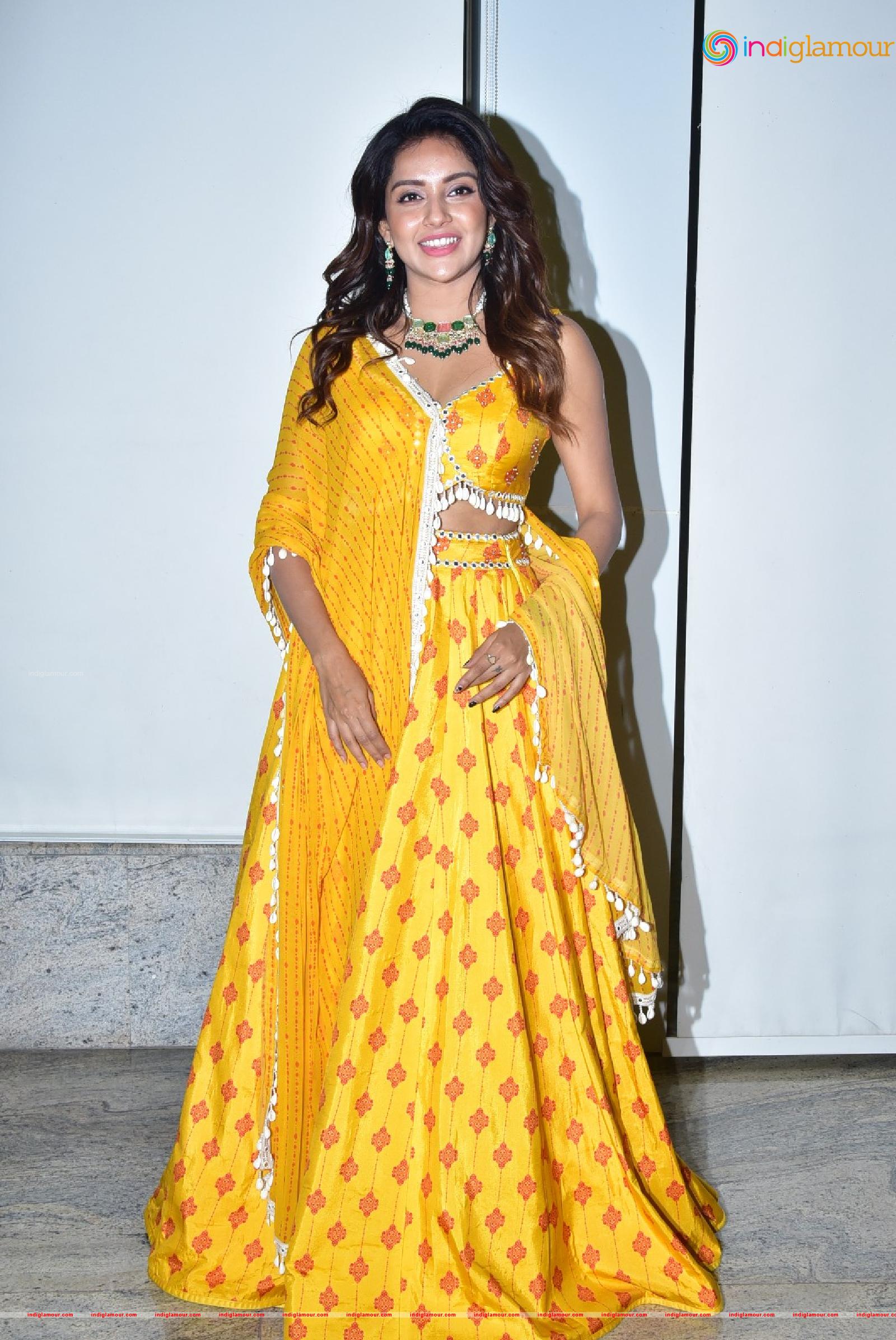 Mahima Nambiar Actress hd photo