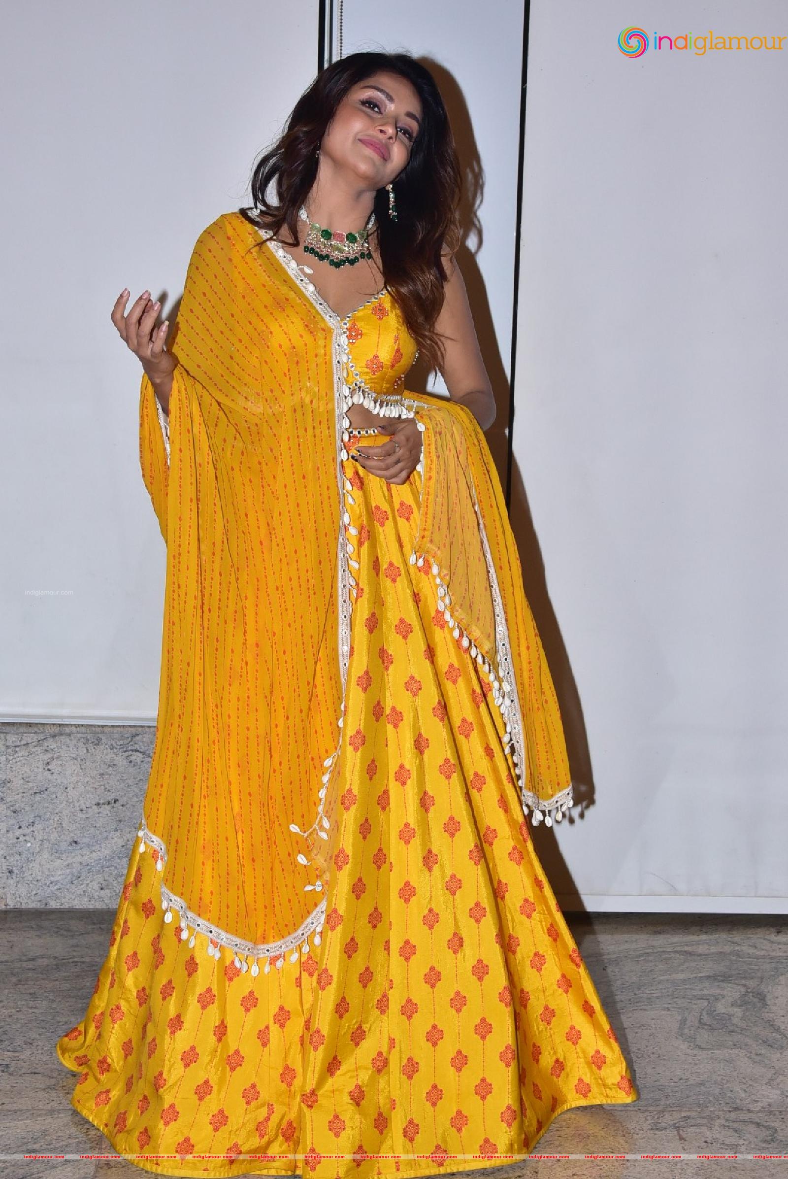 Mahima Nambiar Actress hd photo