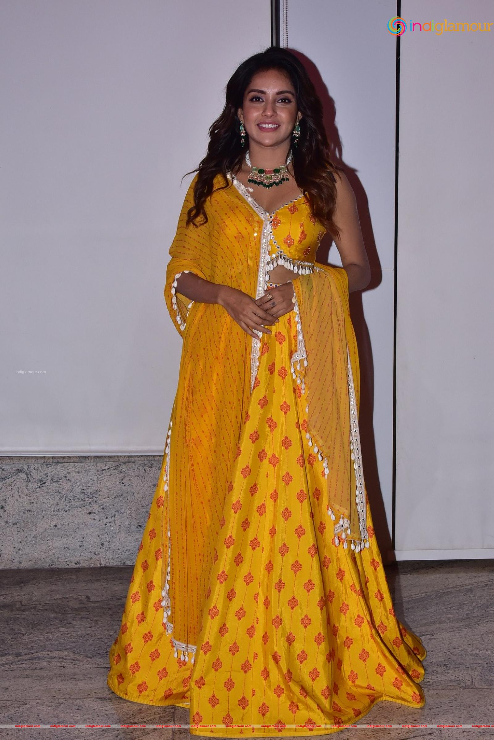 Mahima Nambiar Actress hd photo
