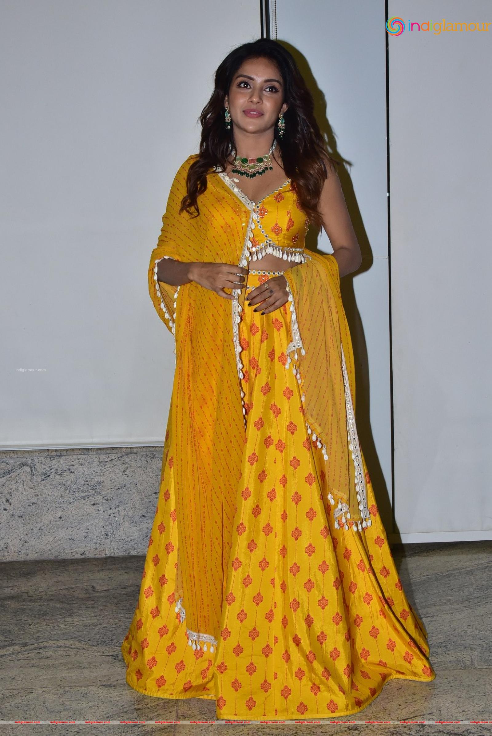 Mahima Nambiar Actress hd photo
