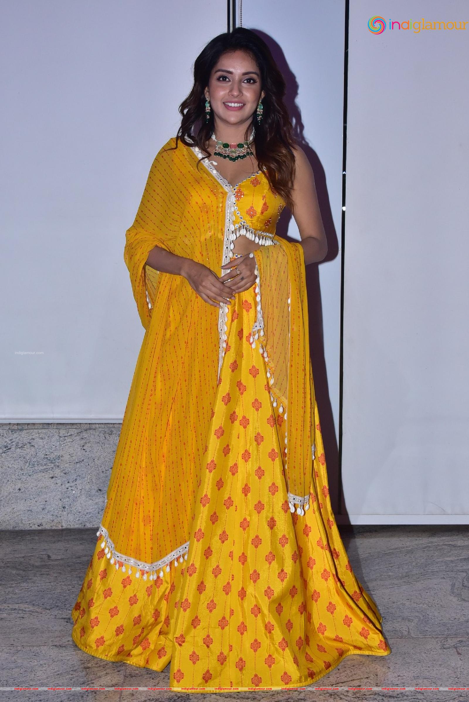 Mahima Nambiar Actress hd photo