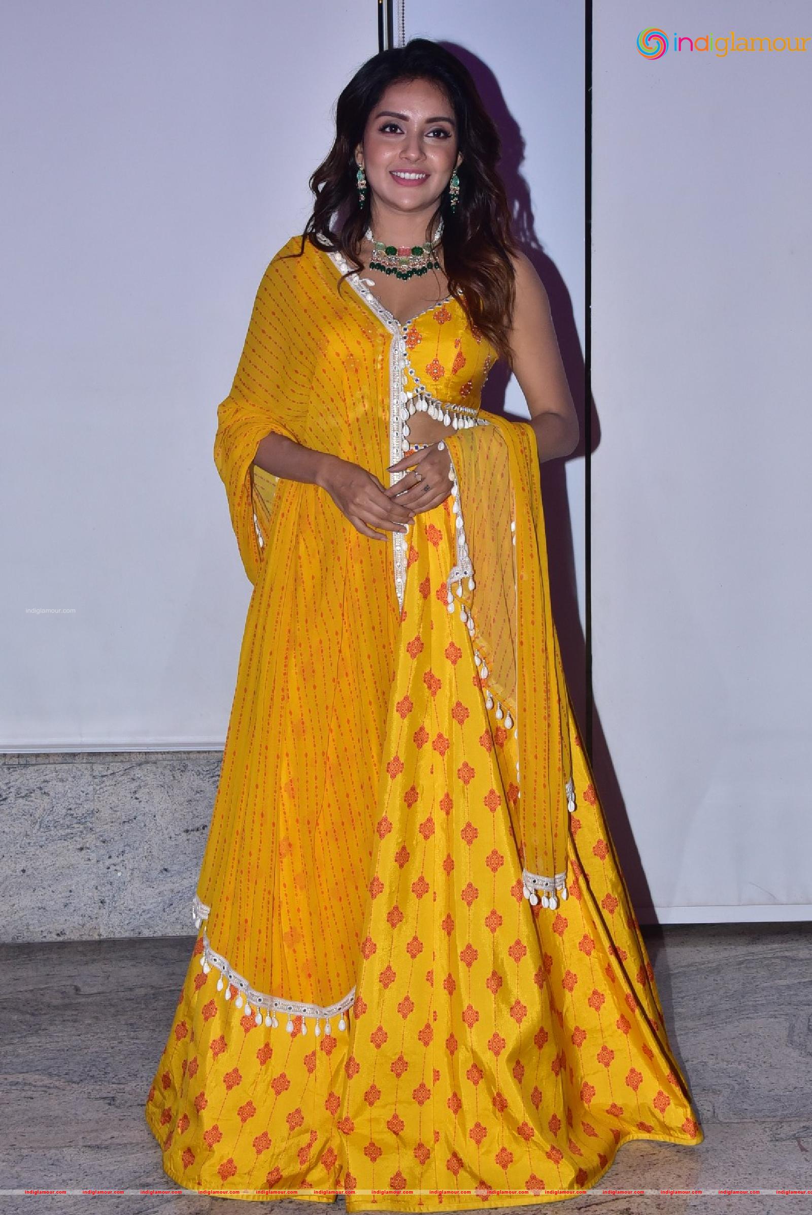 Mahima Nambiar Actress hd photo