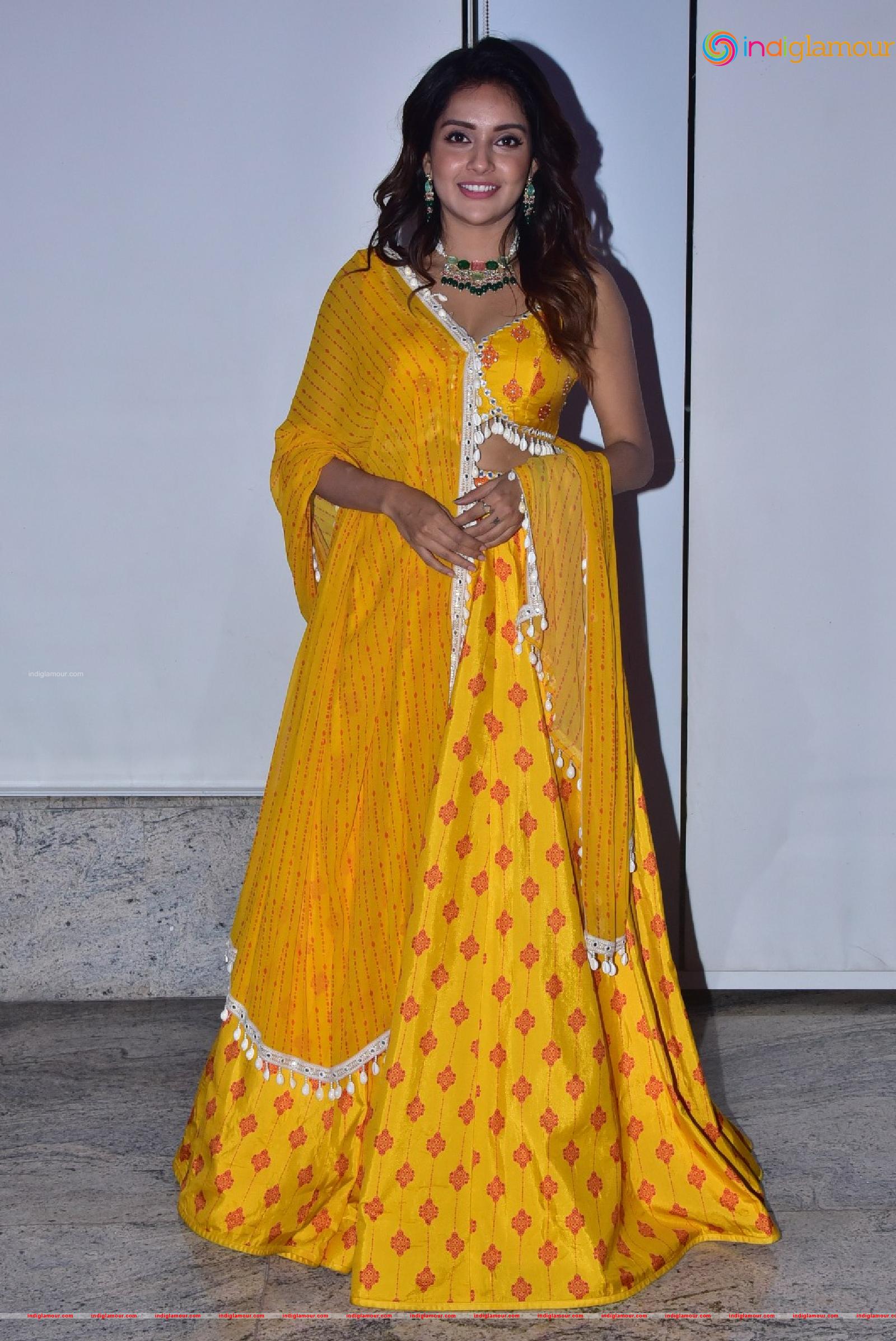 Mahima Nambiar Actress hd photo