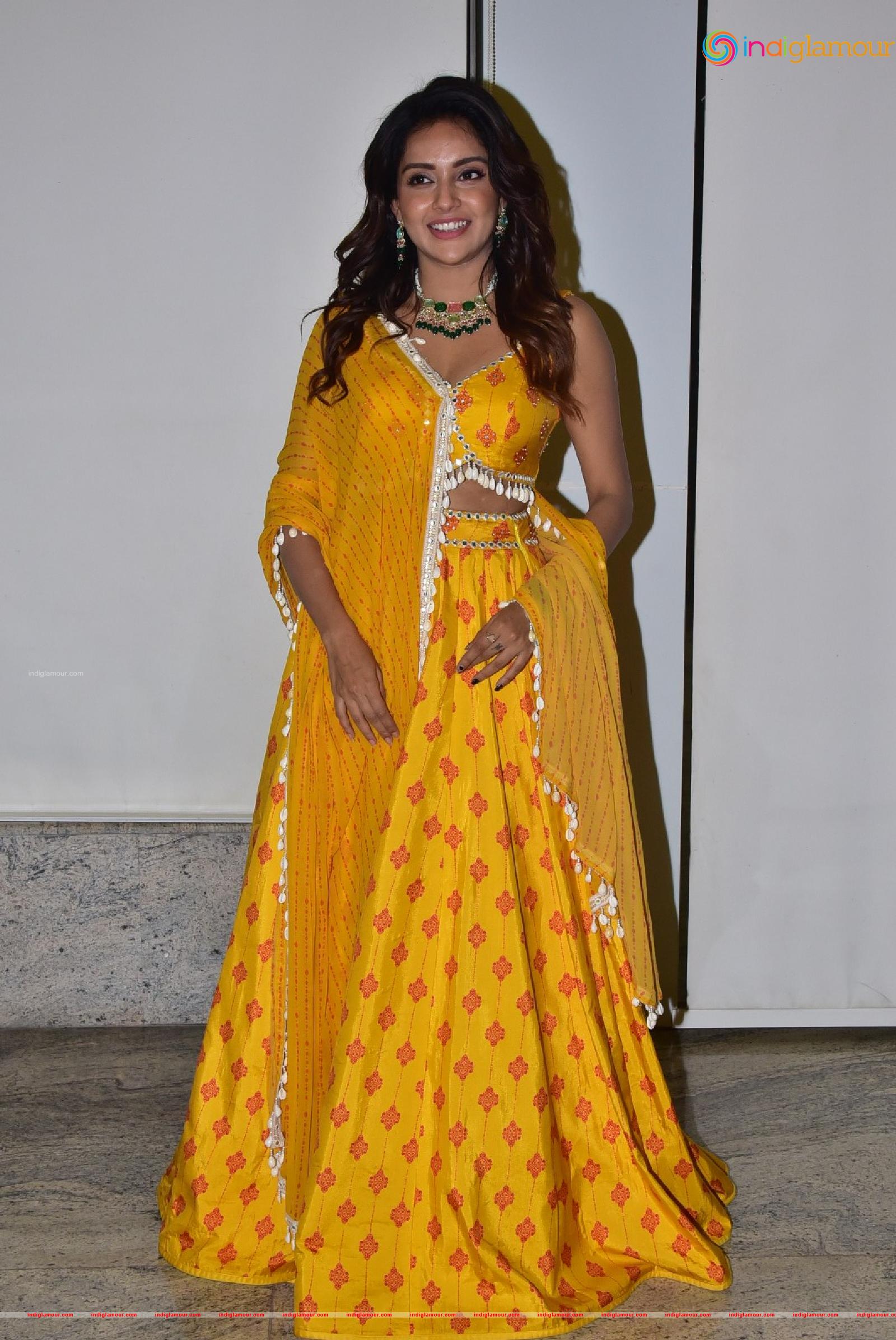 Mahima Nambiar Actress hd photo
