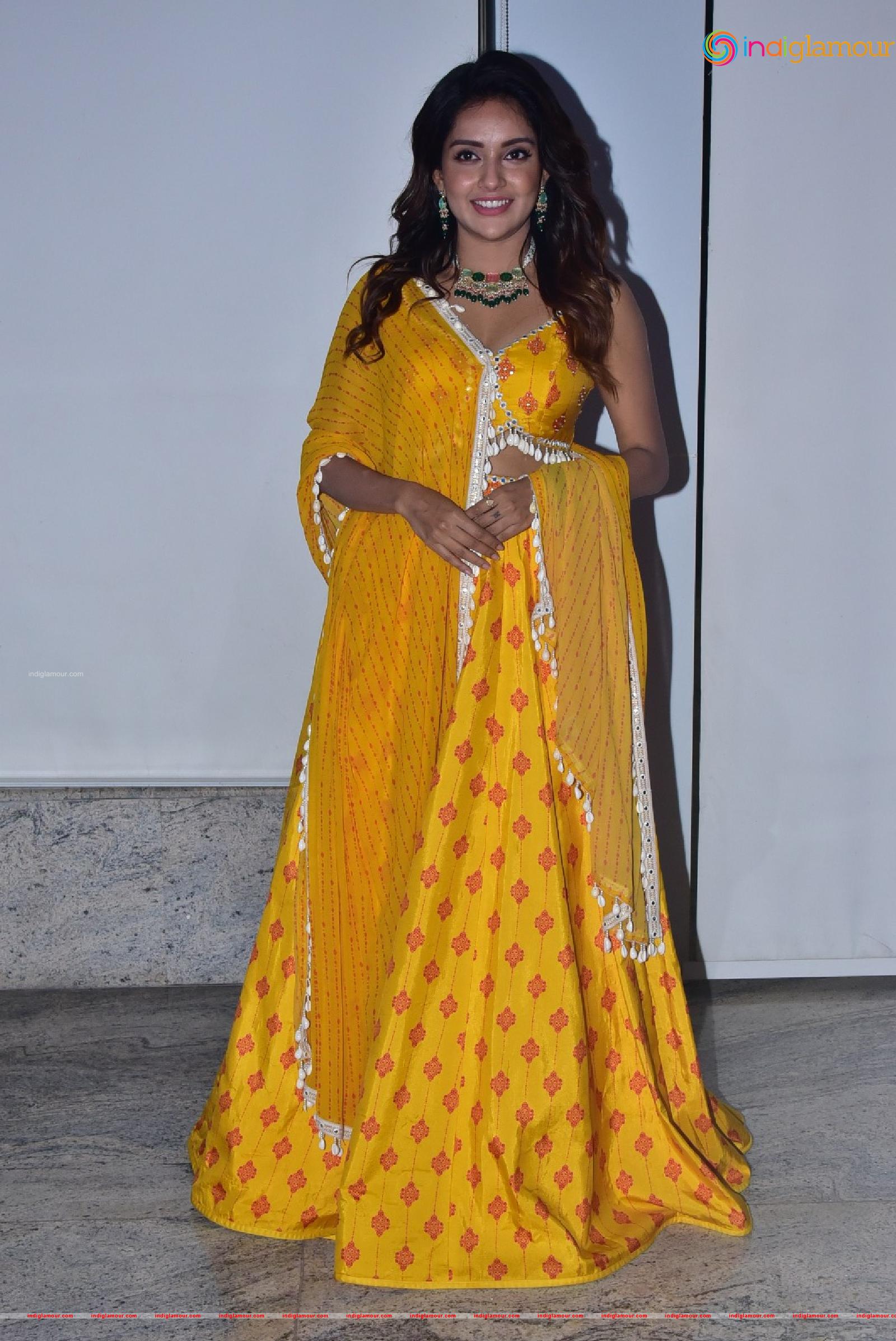 Mahima Nambiar Actress hd photo