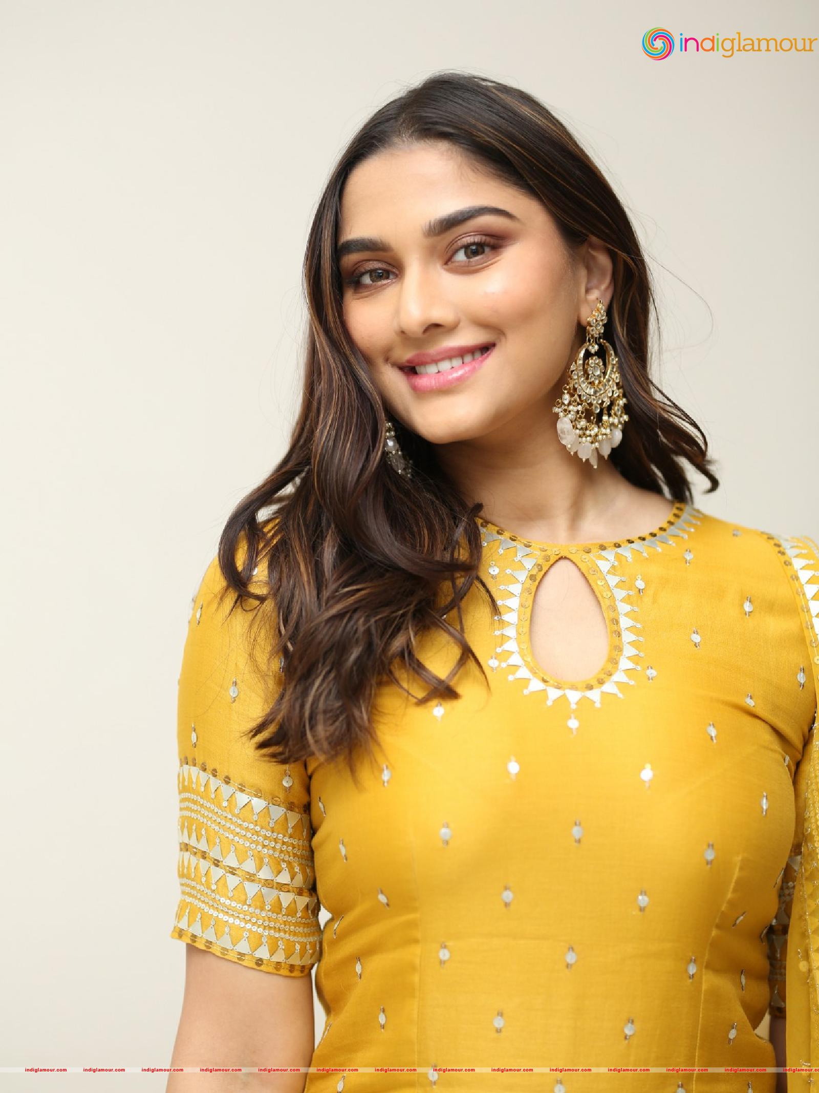 Saiee Manjrekar