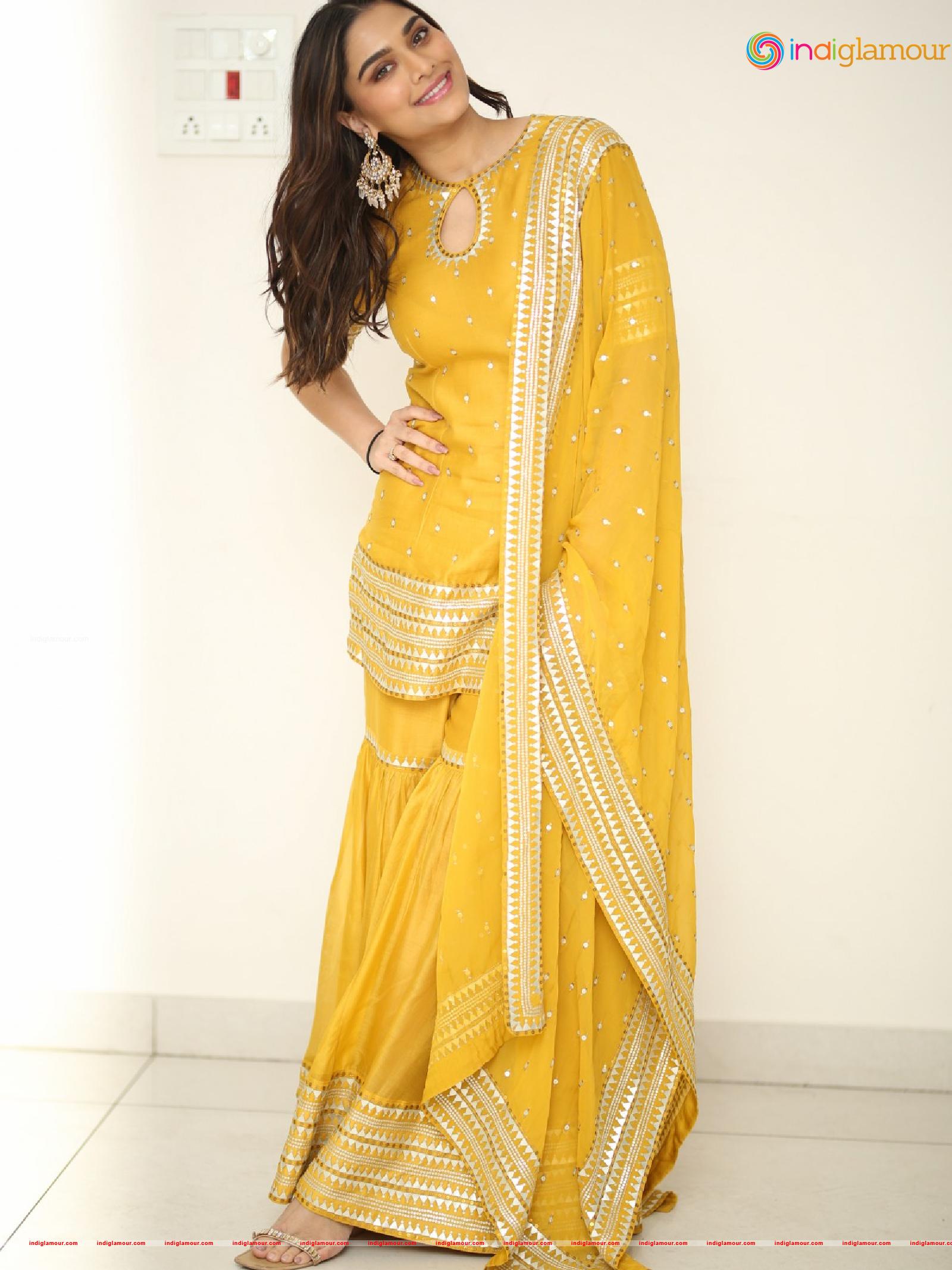 Saiee Manjrekar Actress hd photo