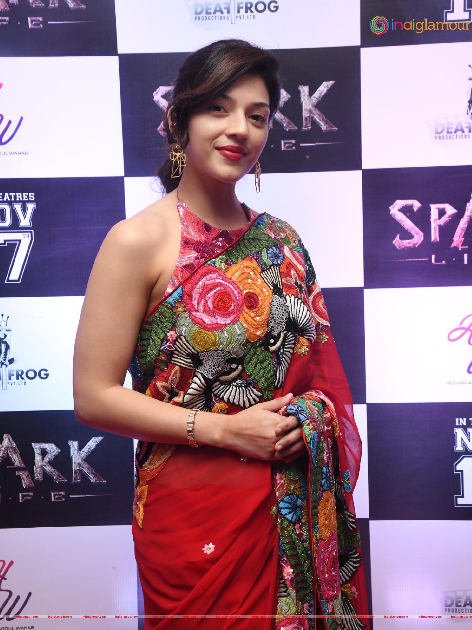 Mehreen Pirzada Actress hd photo