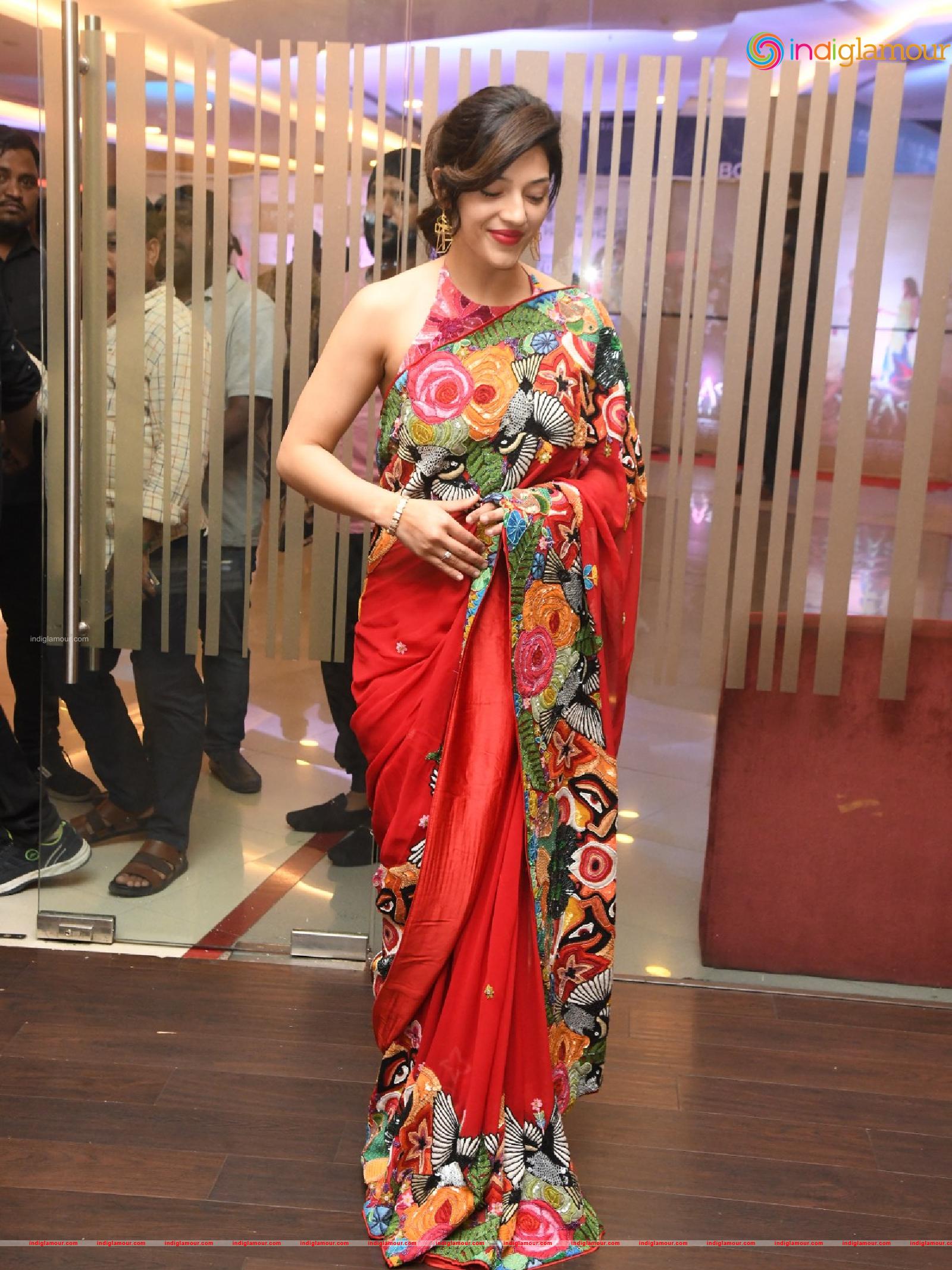 Mehreen Pirzada Actress hd photo