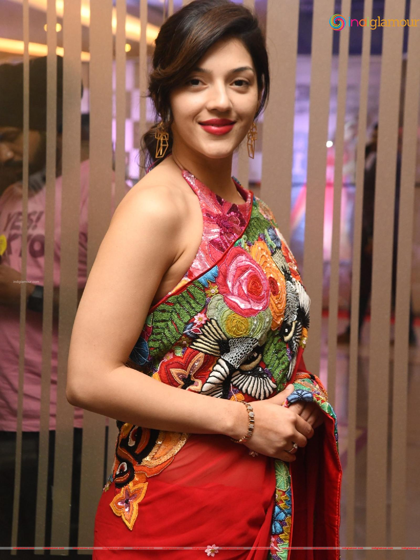 Mehreen Pirzada Actress hd photo