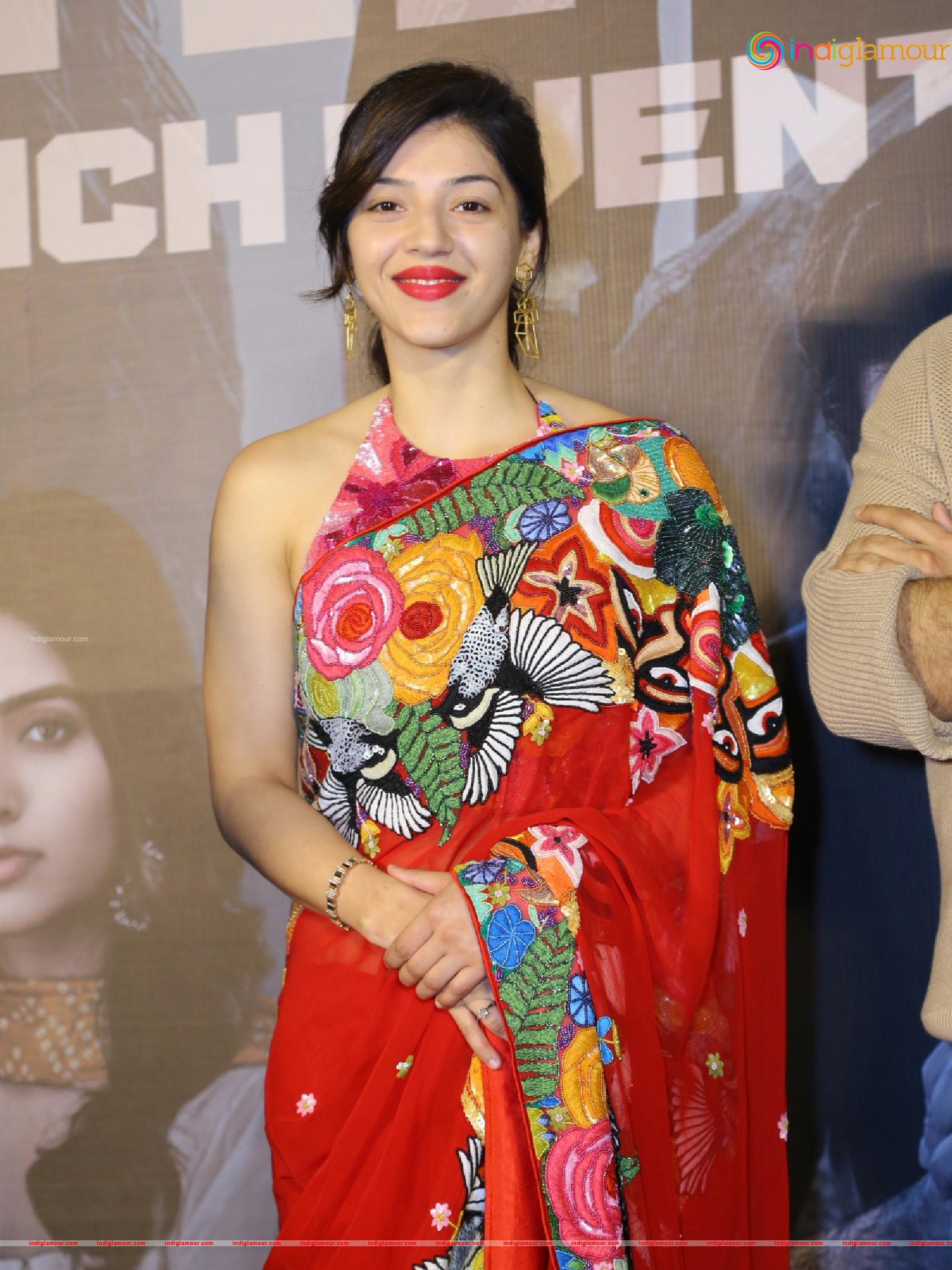 Mehreen Pirzada Actress hd photo