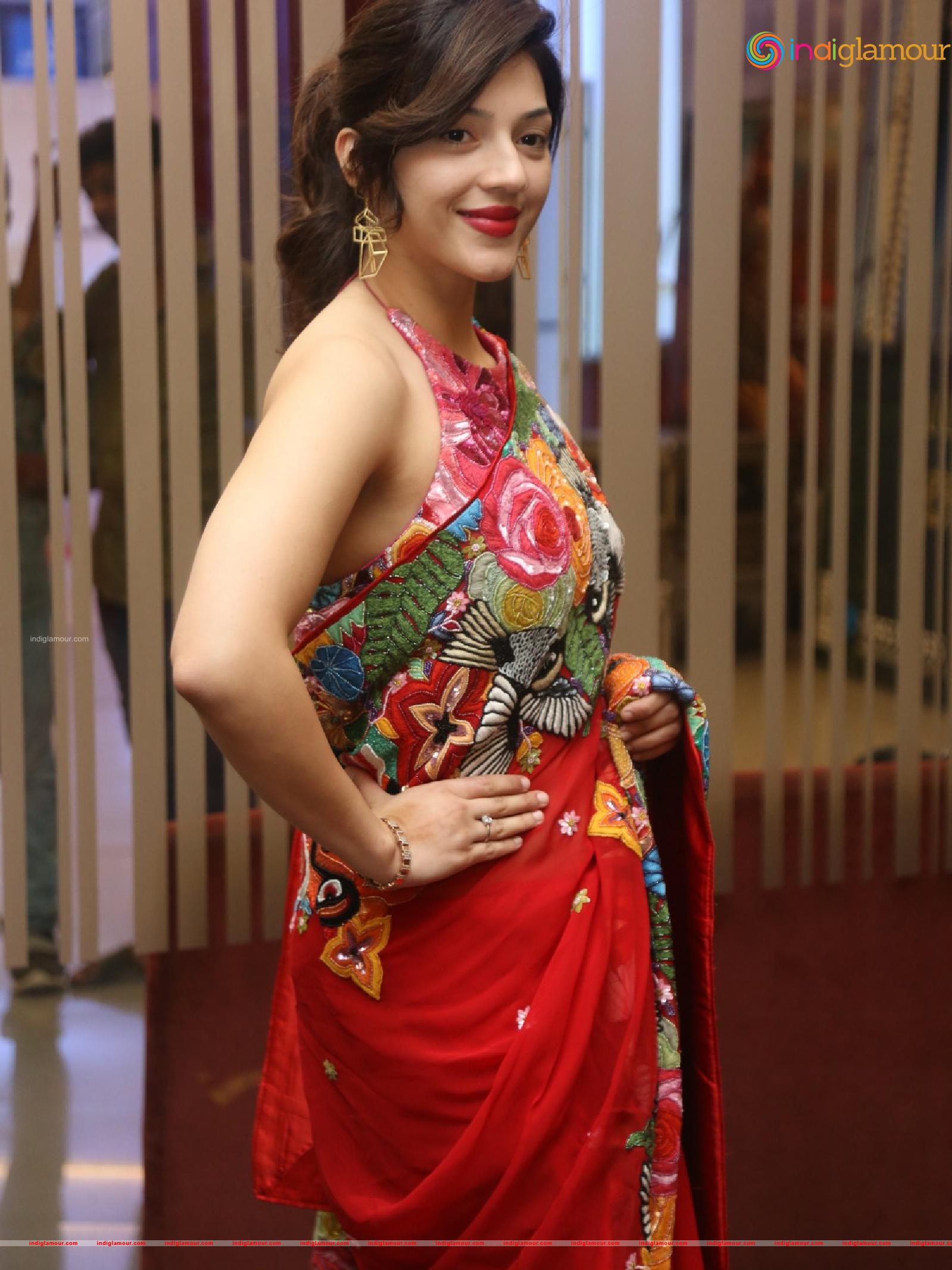 Mehreen Pirzada Actress hd photo