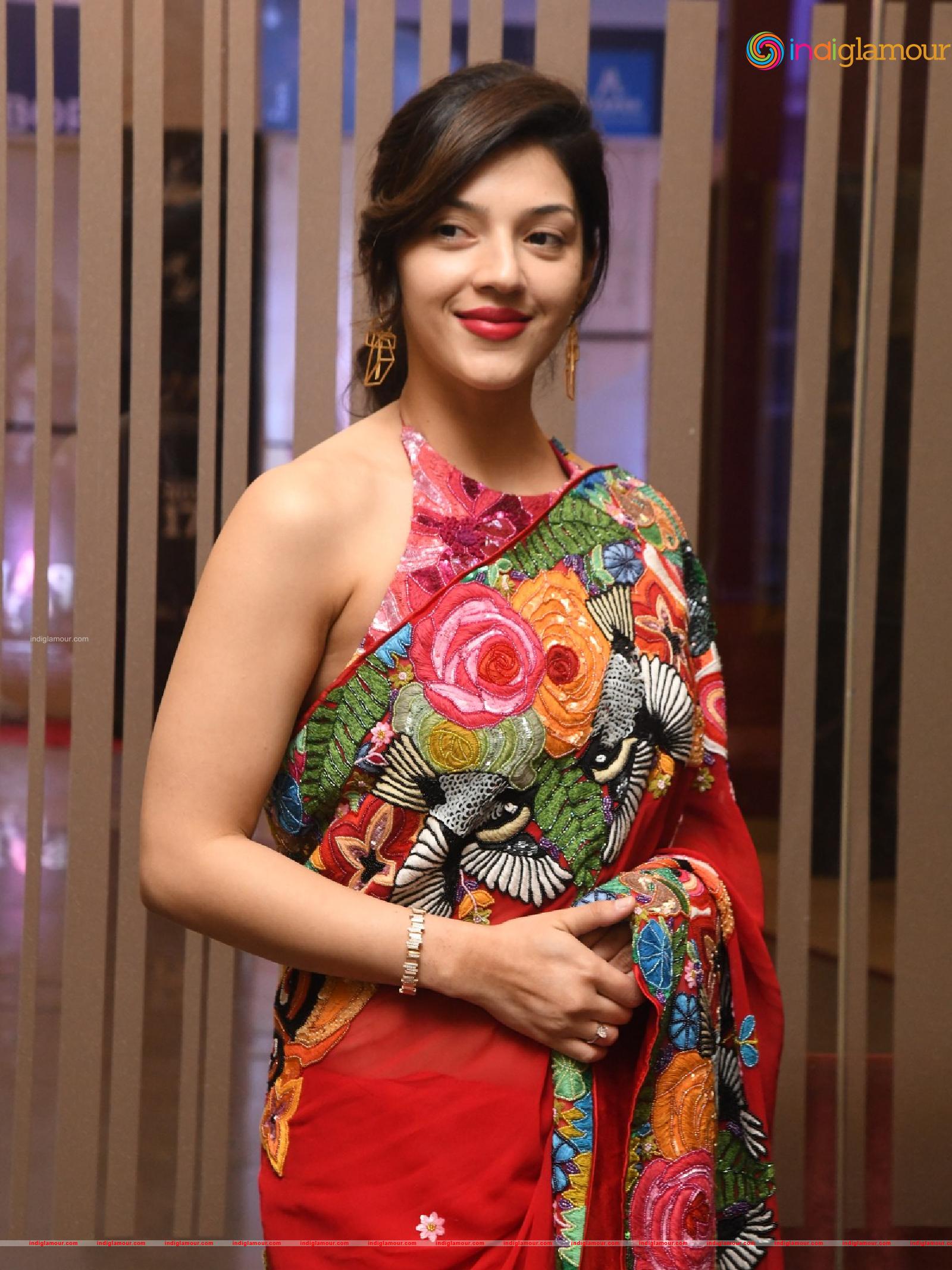 Mehreen Pirzada Actress hd photo
