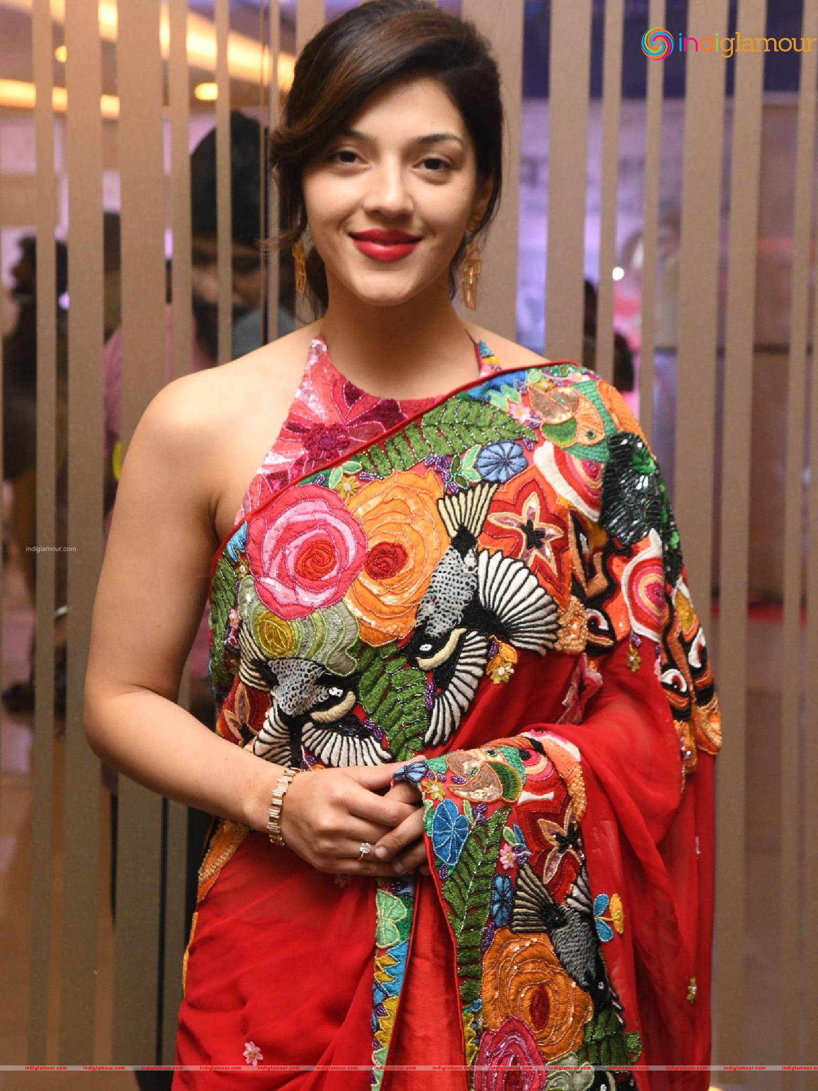 Mehreen Pirzada Actress hd photo