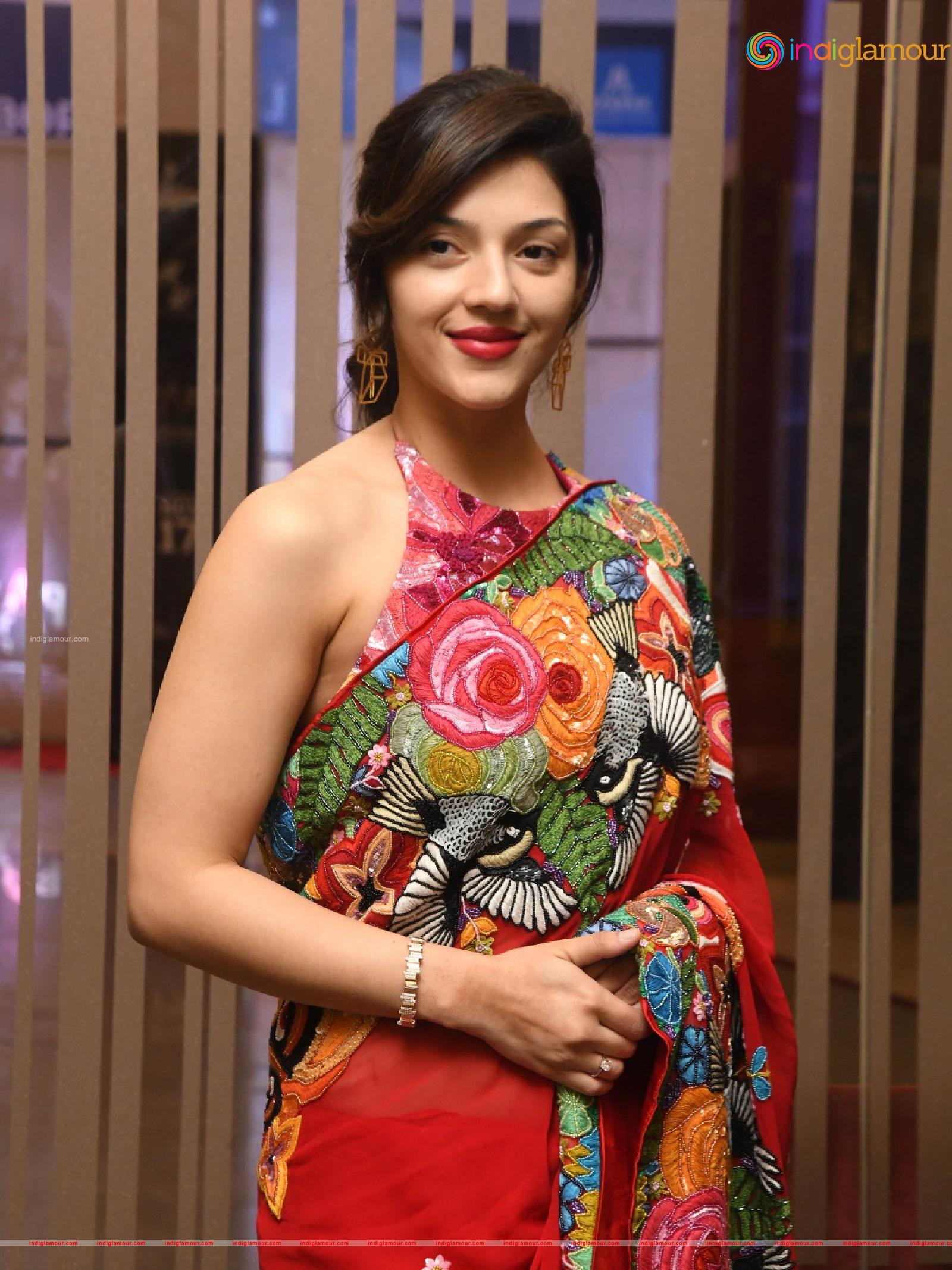 Mehreen Pirzada Actress hd photo