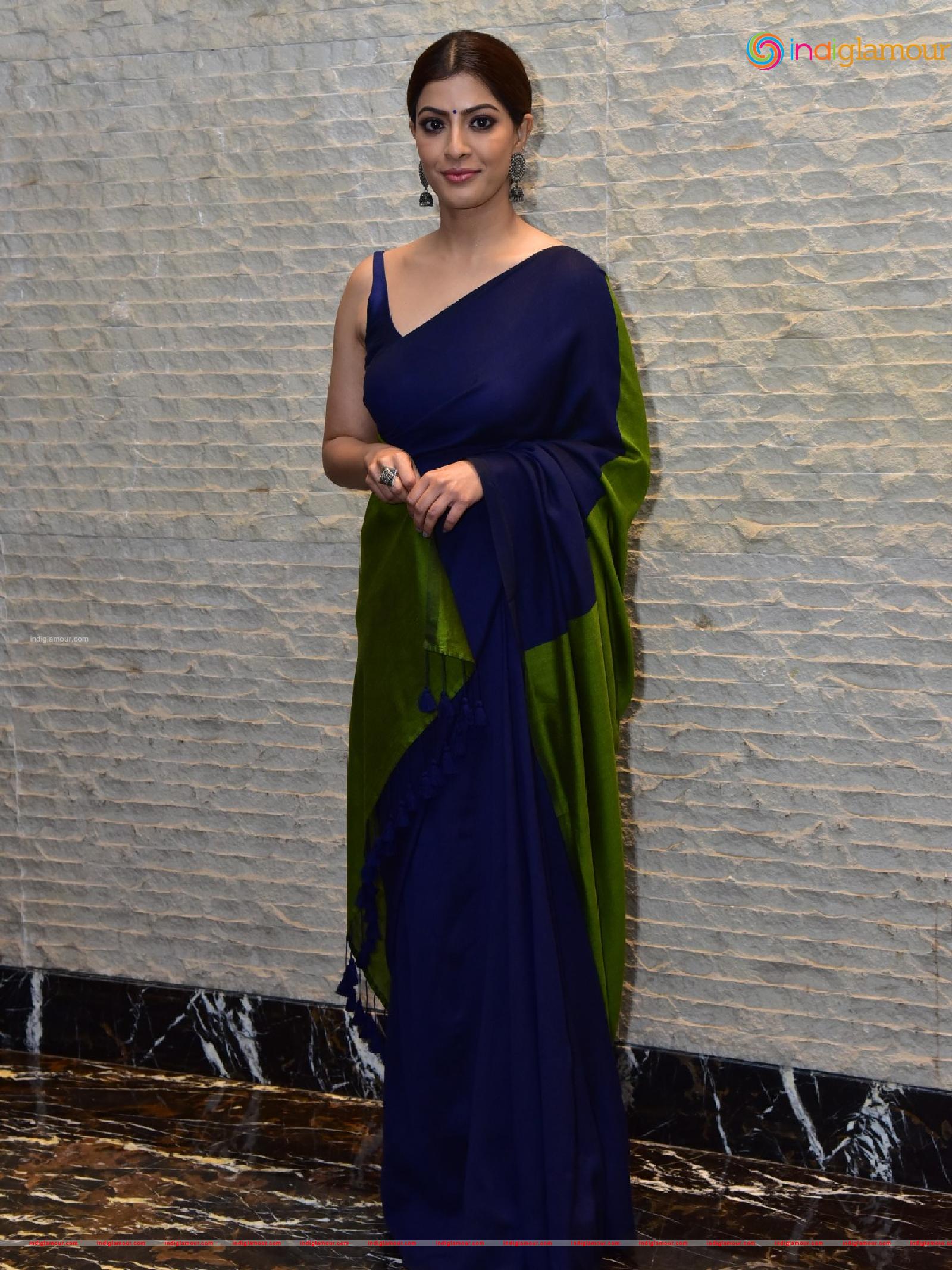 Varalaxmi Sarathkumar Actress hd photo