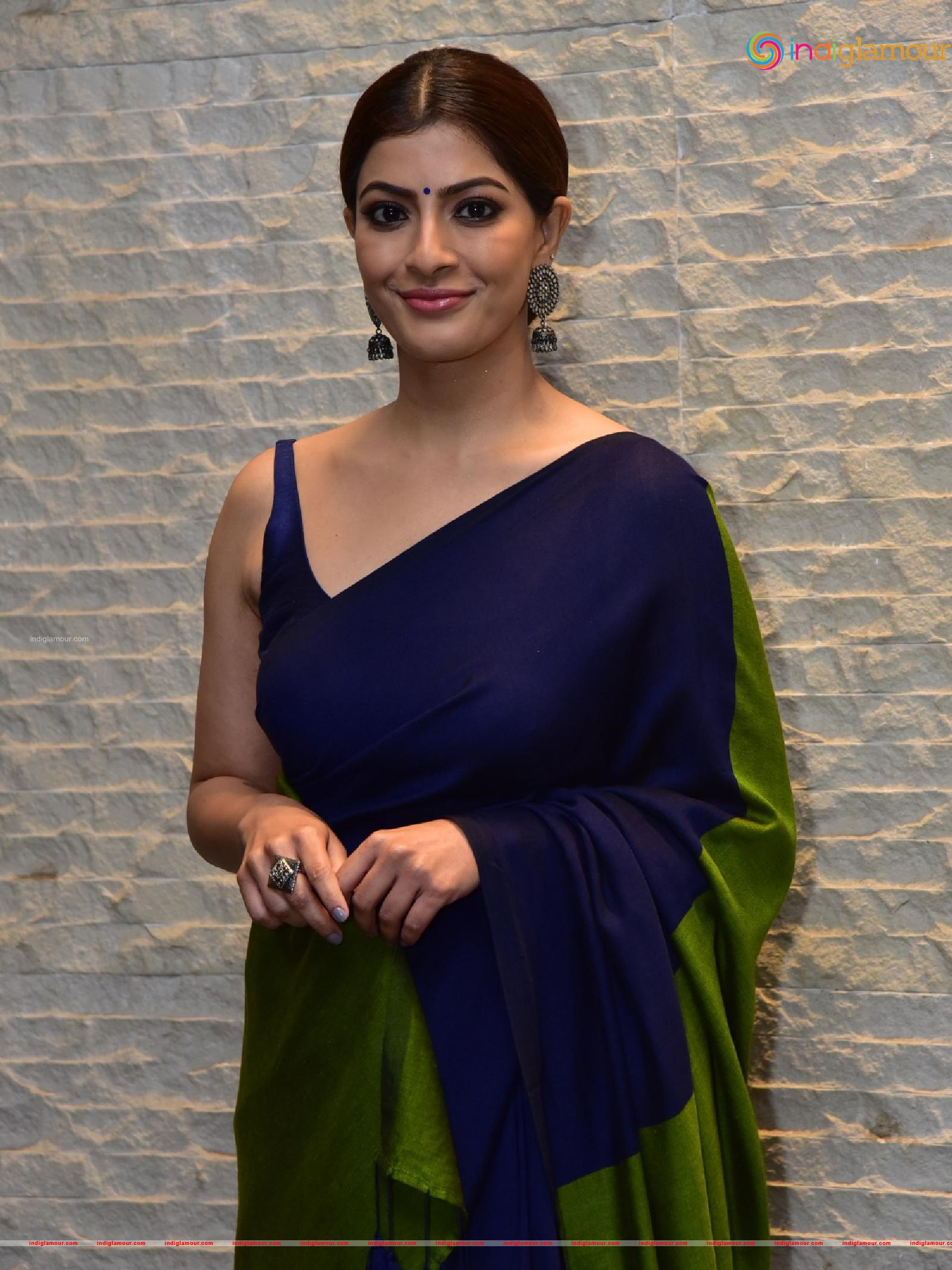 Varalaxmi Sarathkumar Actress hd photo