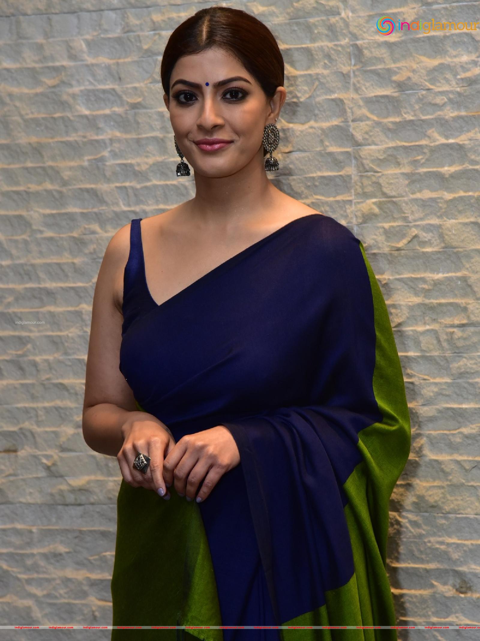 Varalaxmi Sarathkumar Actress hd photo