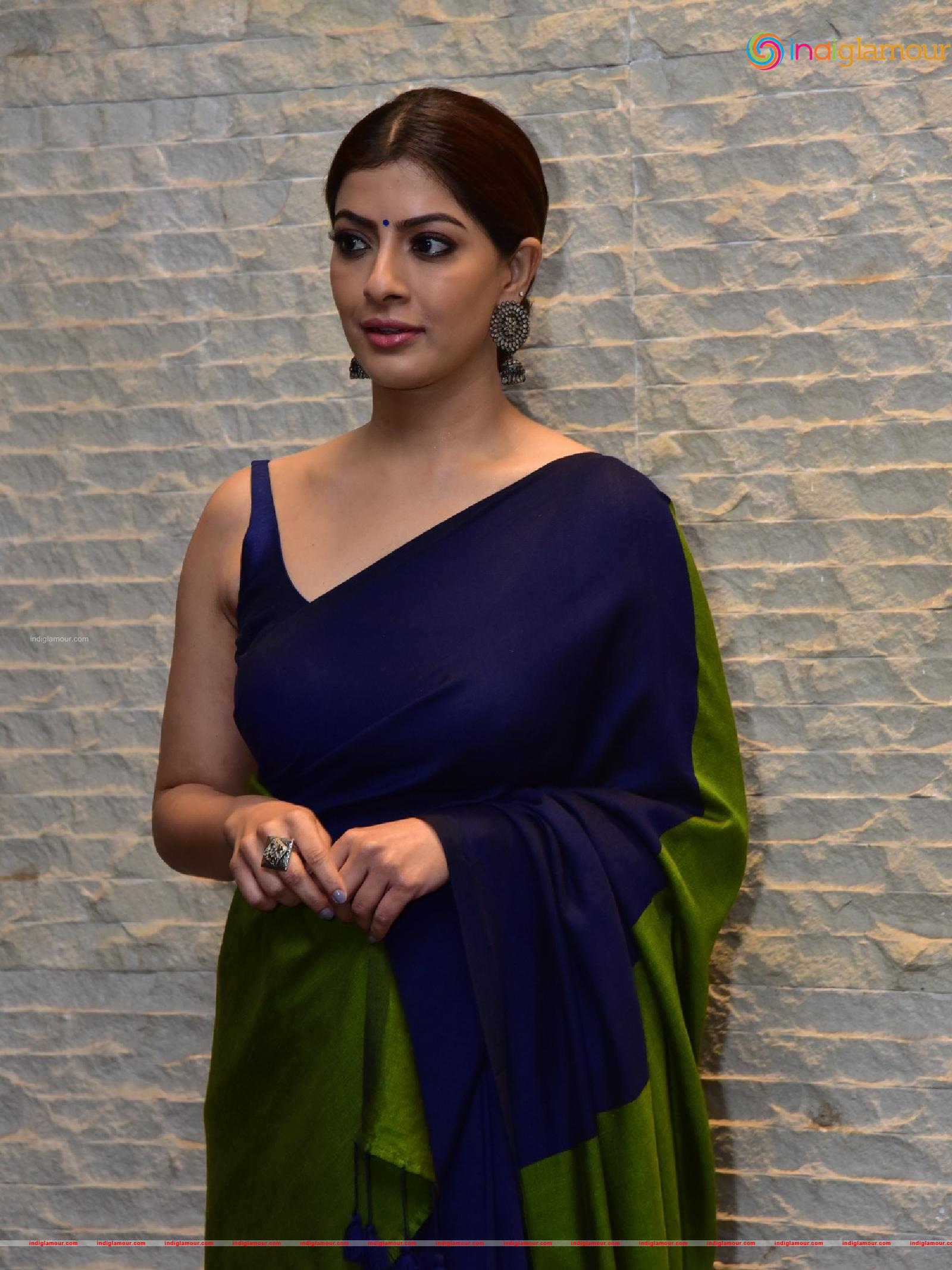 Varalaxmi Sarathkumar Actress hd photo