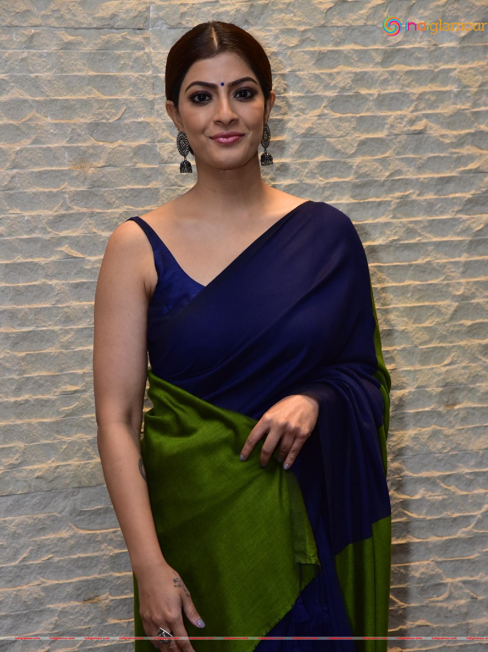 Varalaxmi Sarathkumar Actress hd photo