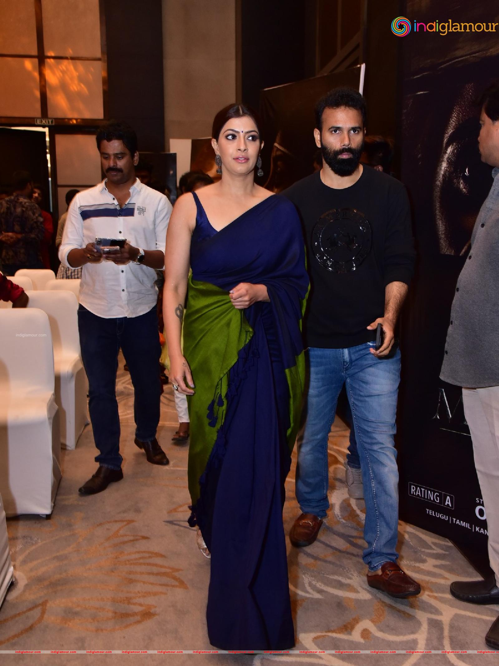 Varalaxmi Sarathkumar Actress hd photo