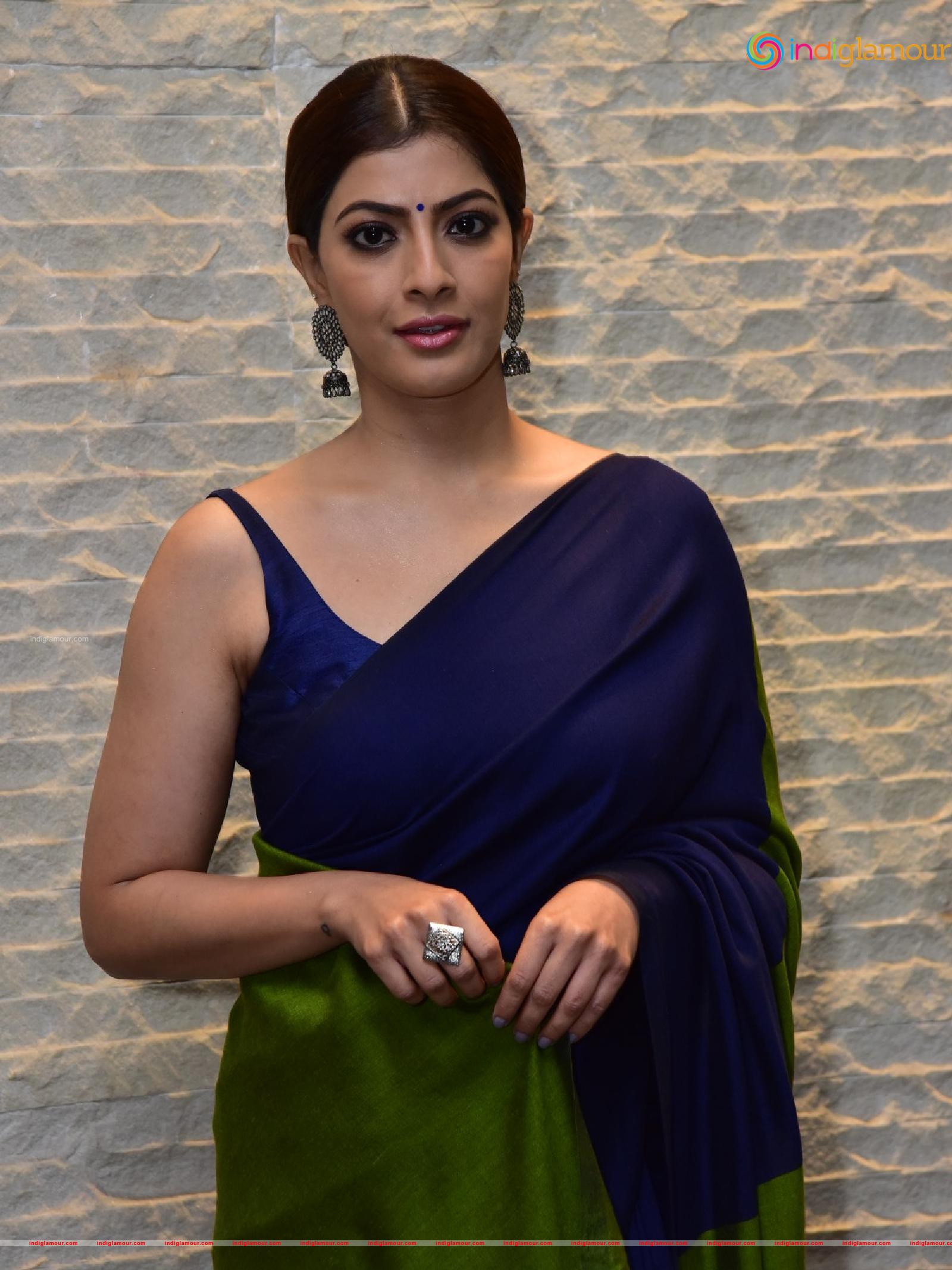 Varalaxmi Sarathkumar Actress hd photo