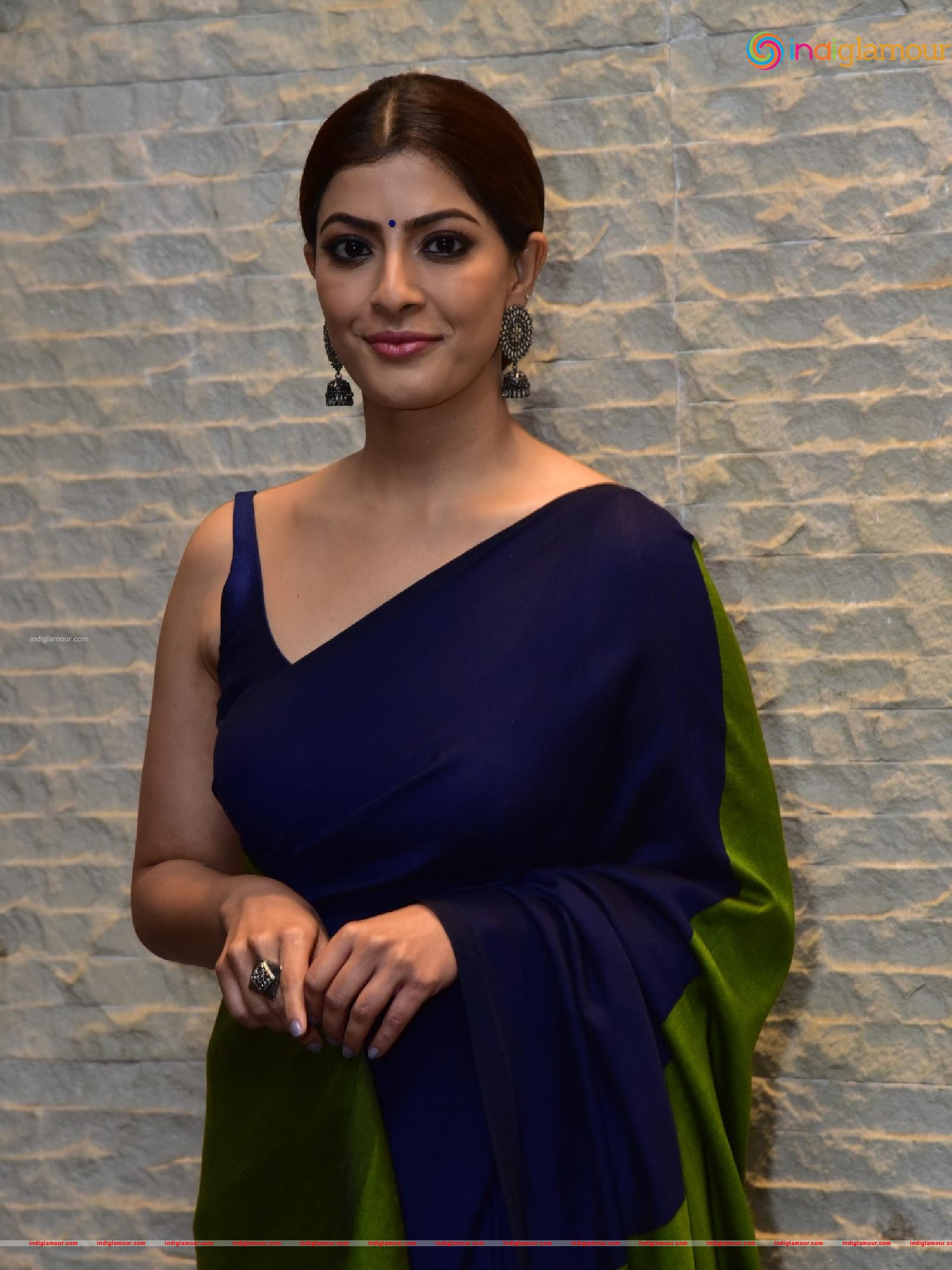 Varalaxmi Sarathkumar Actress hd photo