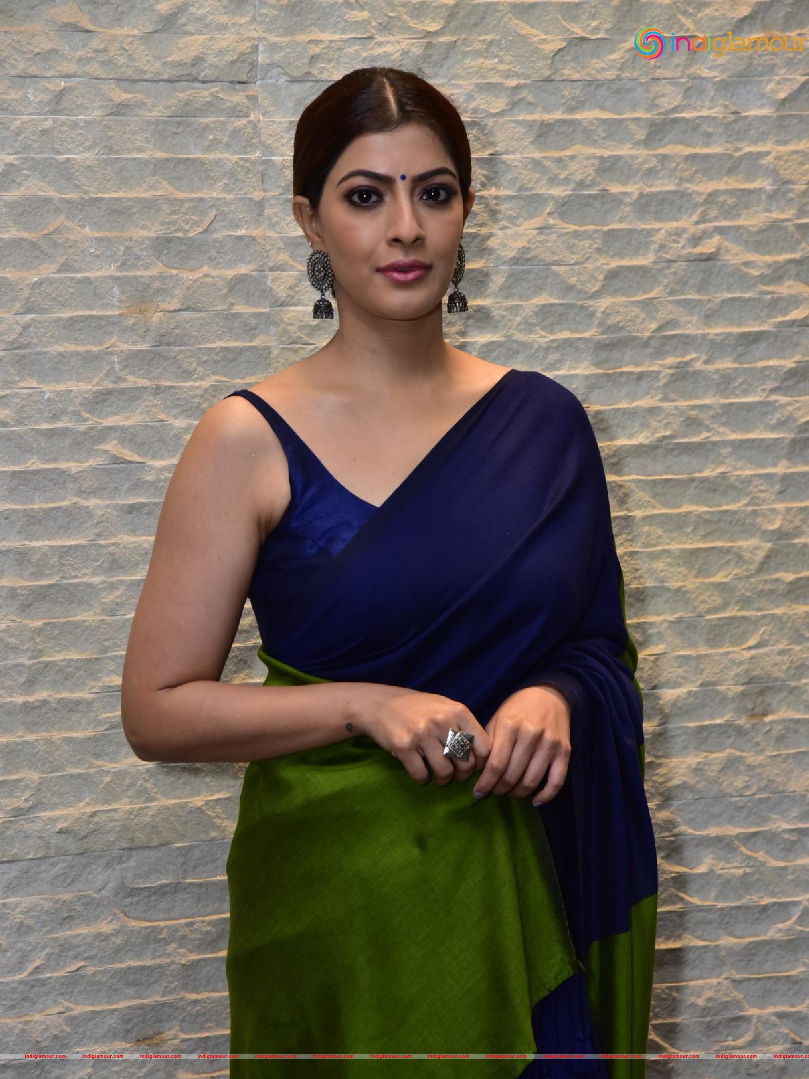 Varalaxmi Sarathkumar Actress hd photo
