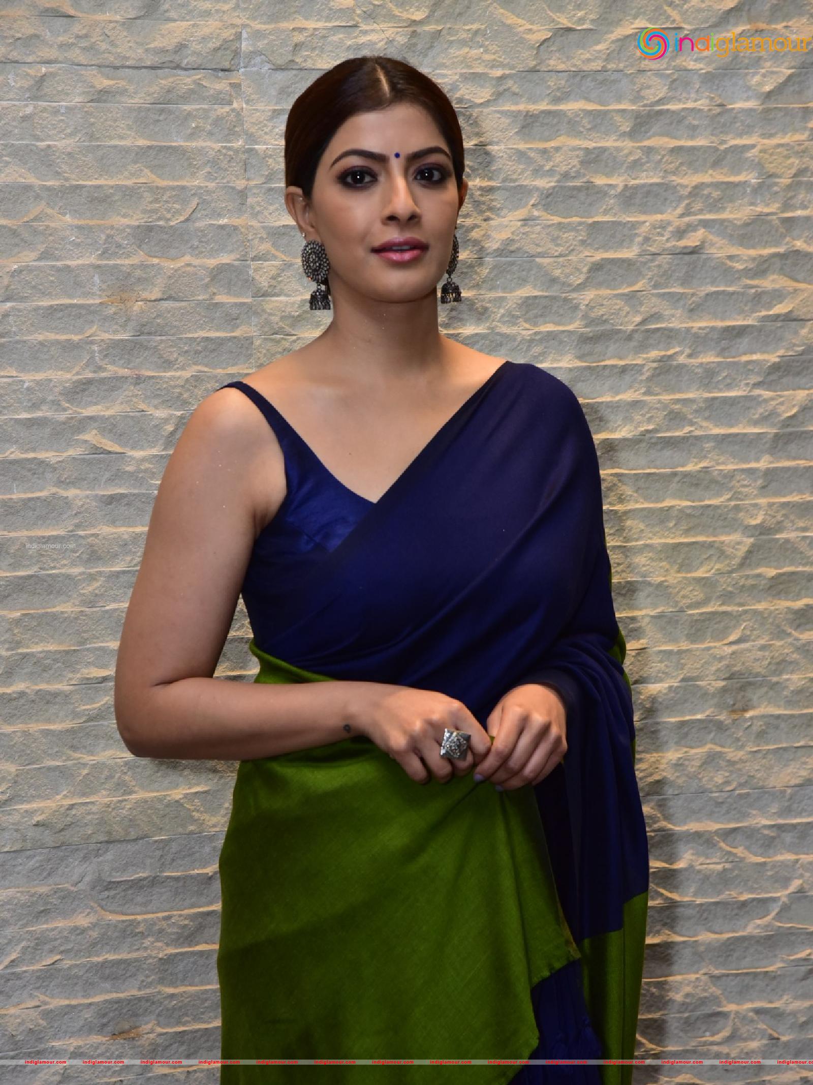 Varalaxmi Sarathkumar Actress hd photo