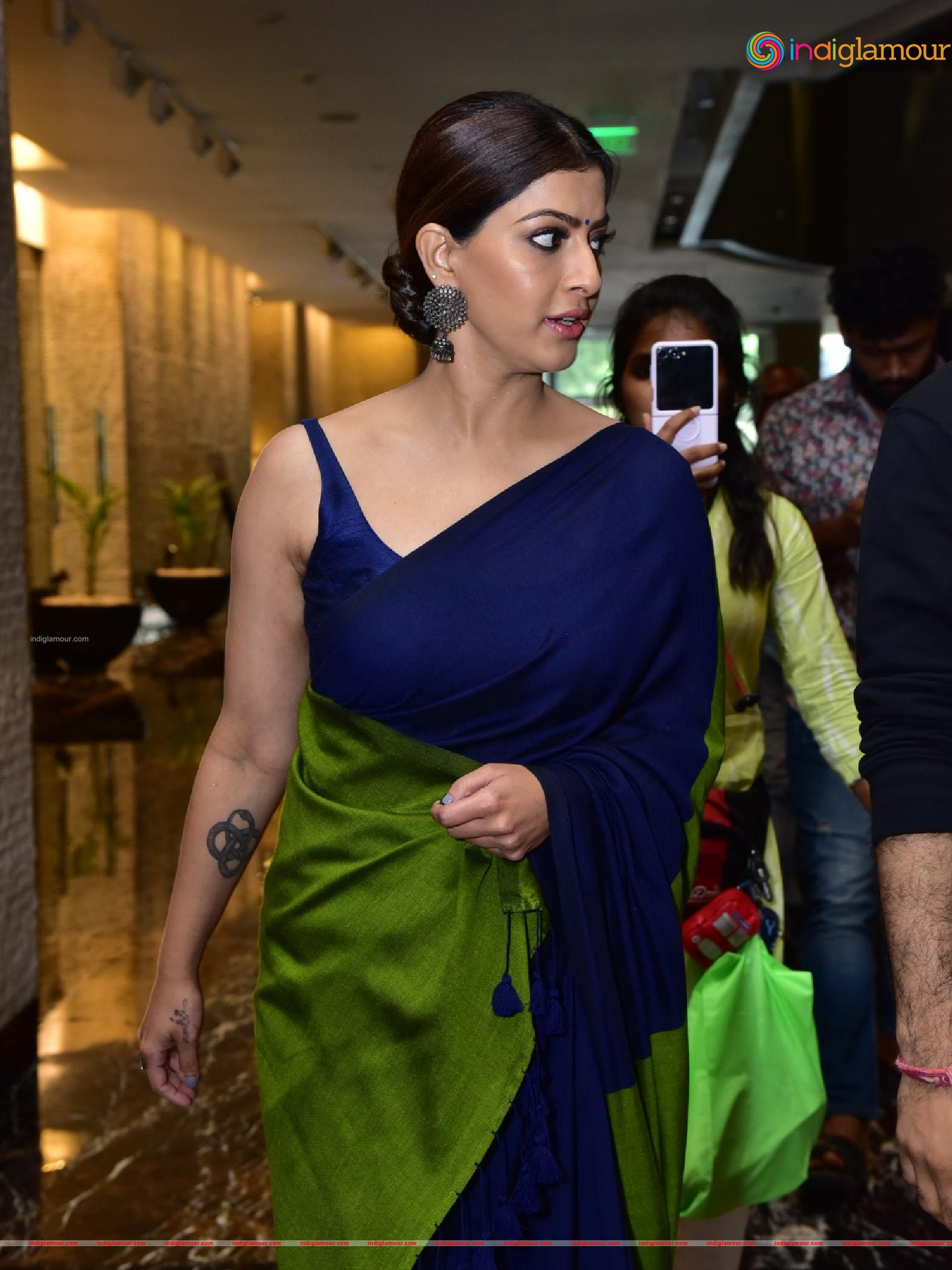 Varalaxmi Sarathkumar Actress hd photo