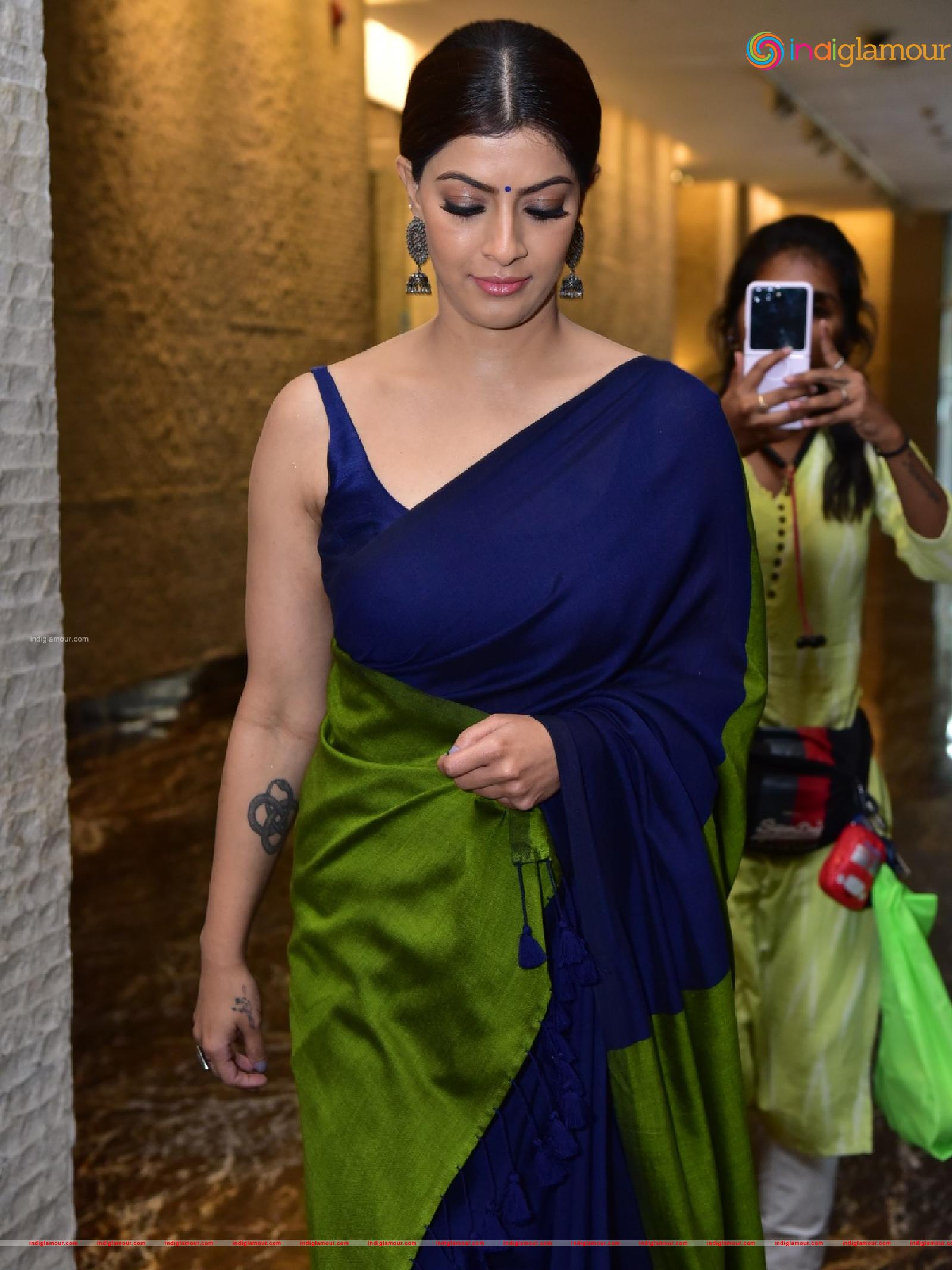 Varalaxmi Sarathkumar Actress hd photo