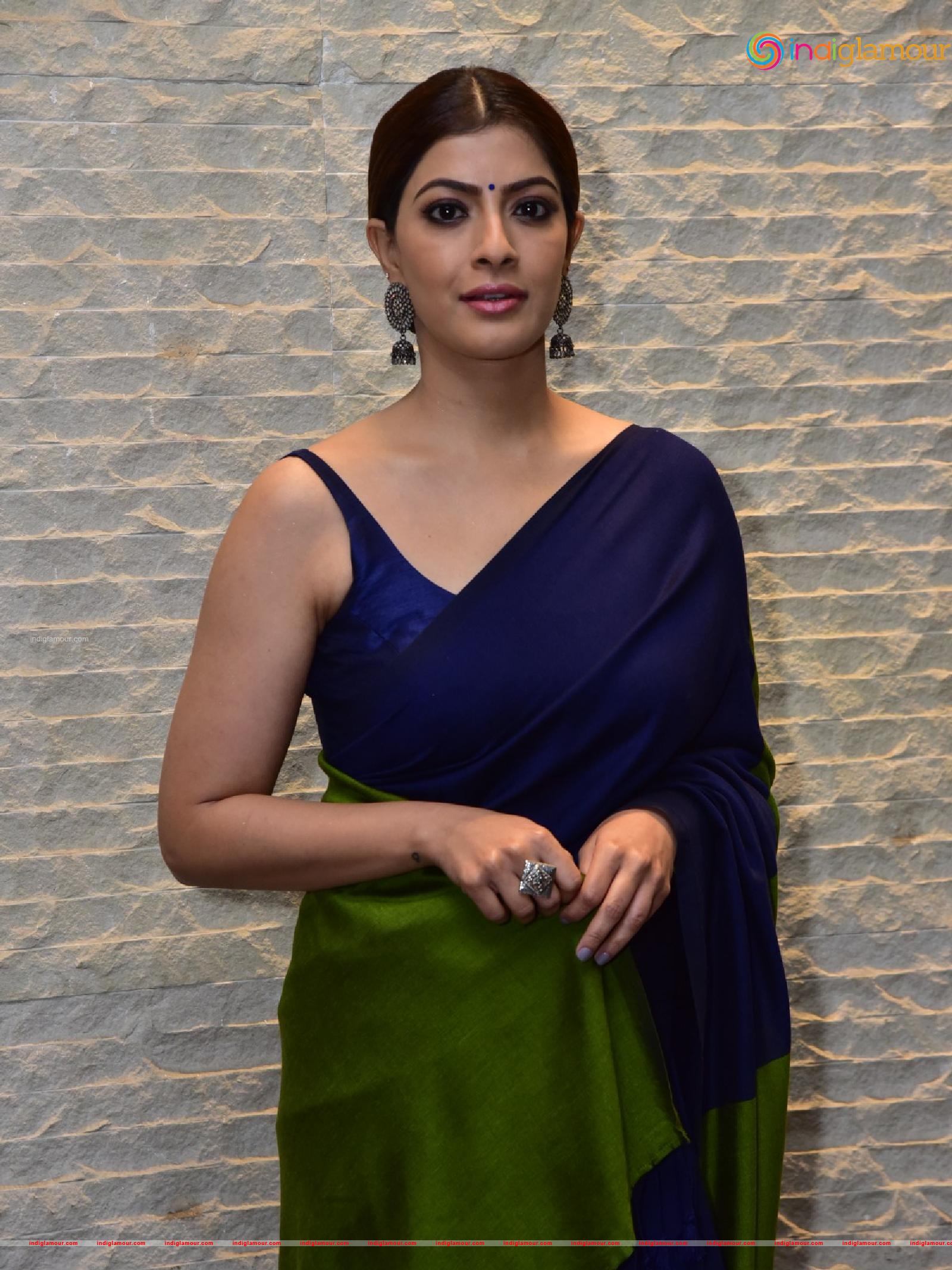 Varalaxmi Sarathkumar Actress hd photo