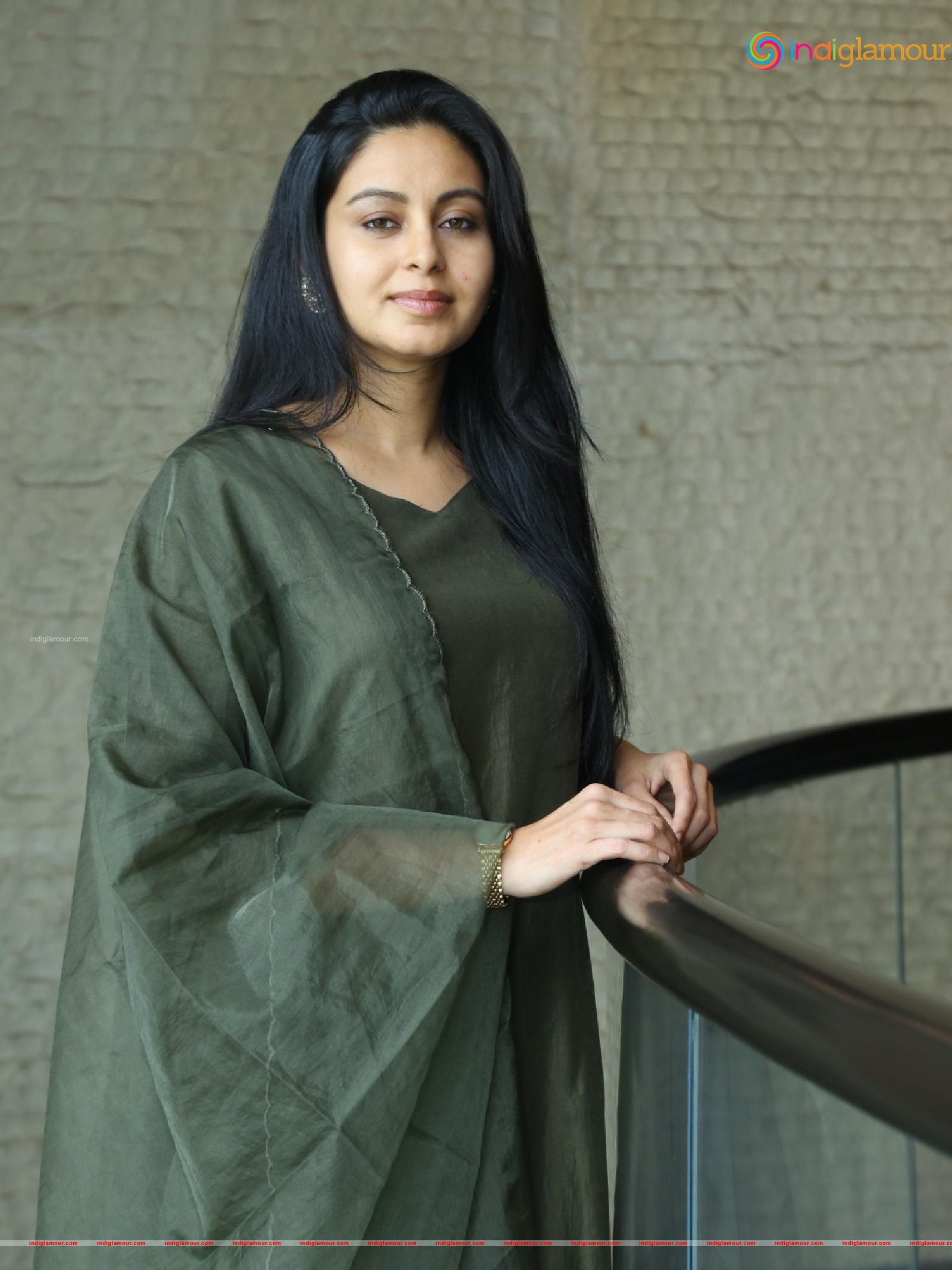 Abhinaya Actress hd photo
