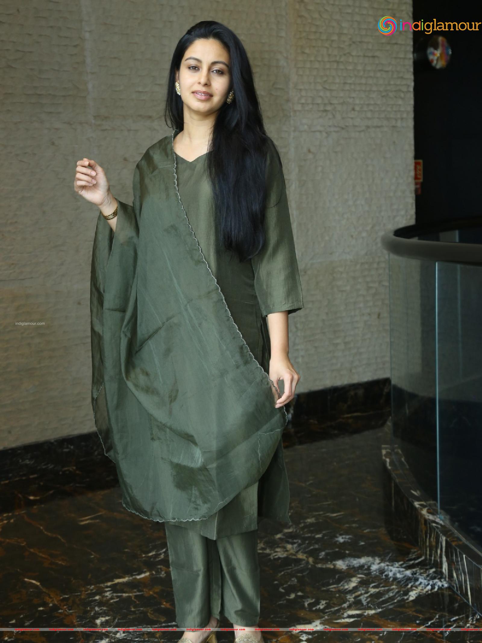 Abhinaya Actress hd photo