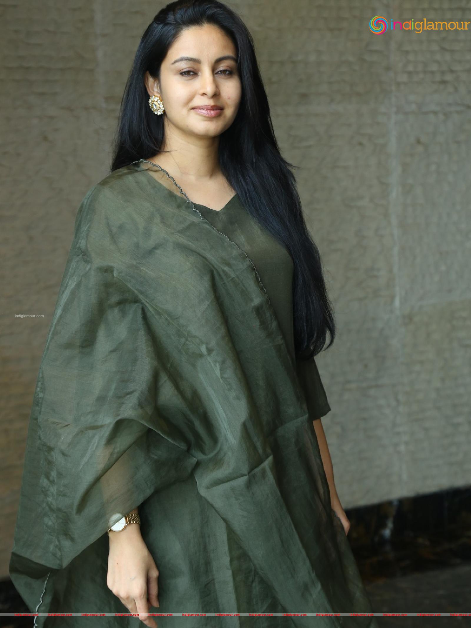 Abhinaya Actress hd photo