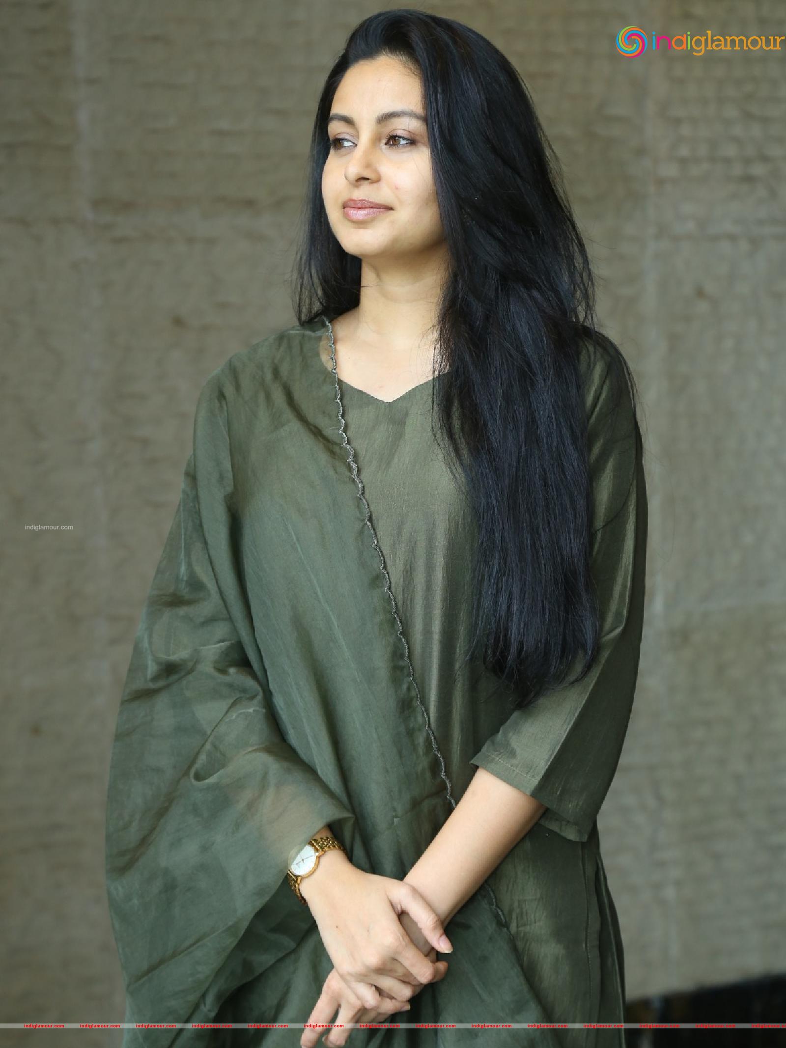 Abhinaya Actress hd photo