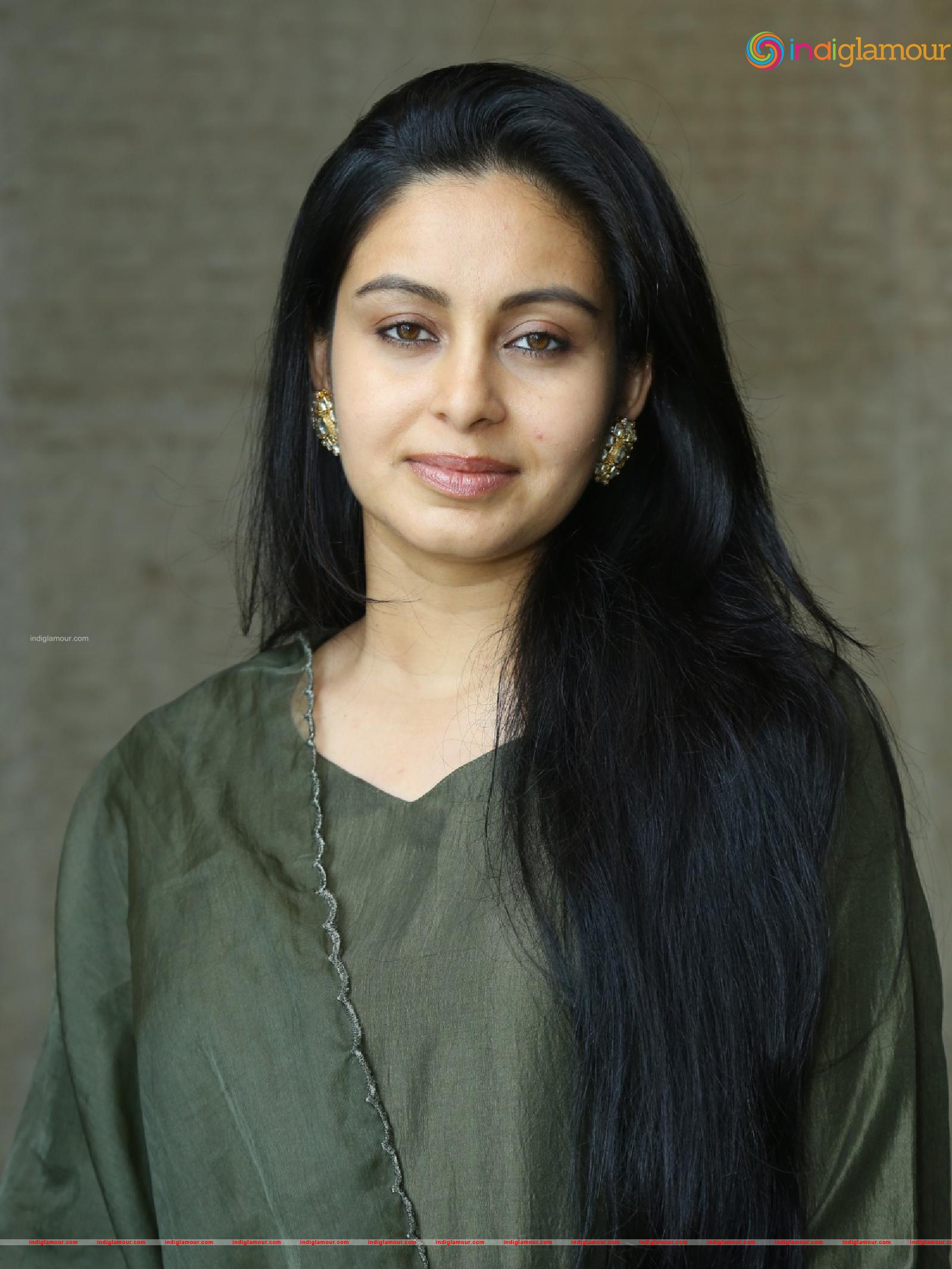 Abhinaya Actress hd photo
