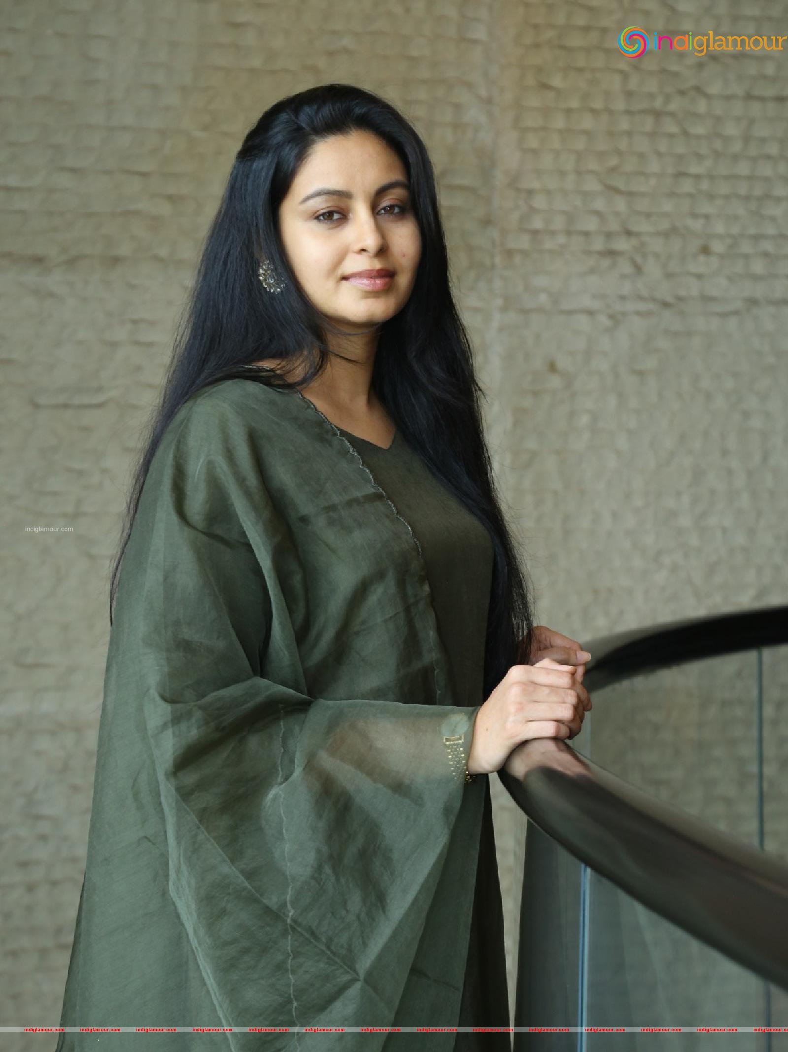 Abhinaya Actress hd photo