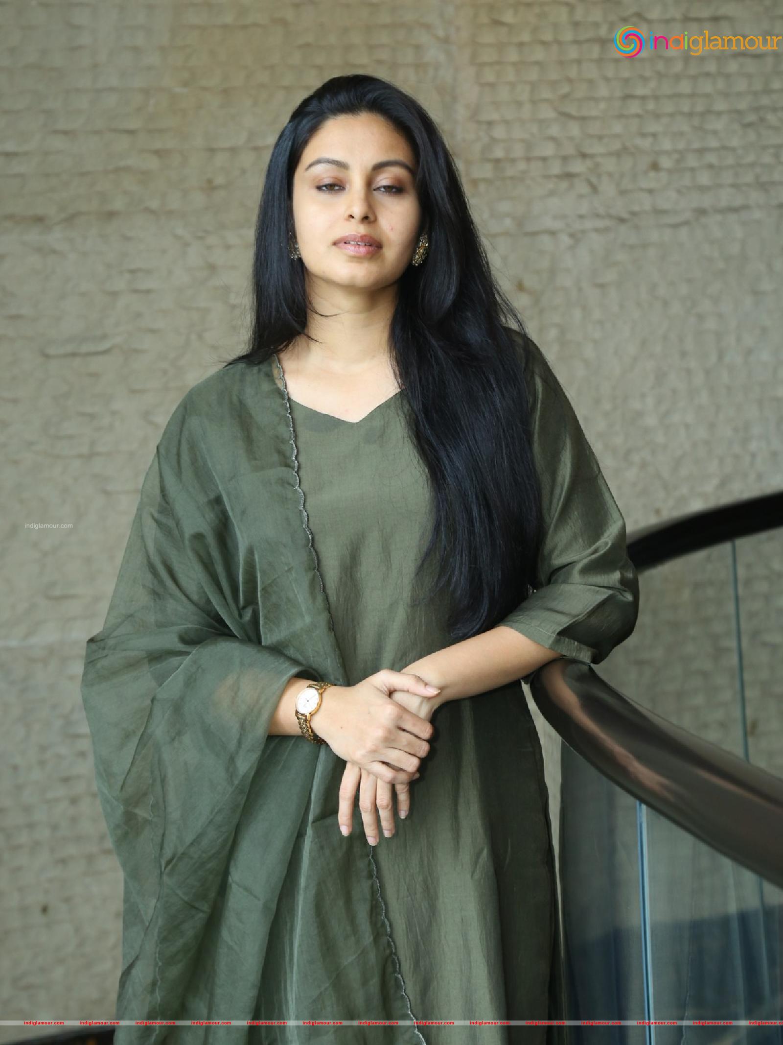 Abhinaya Actress hd photo