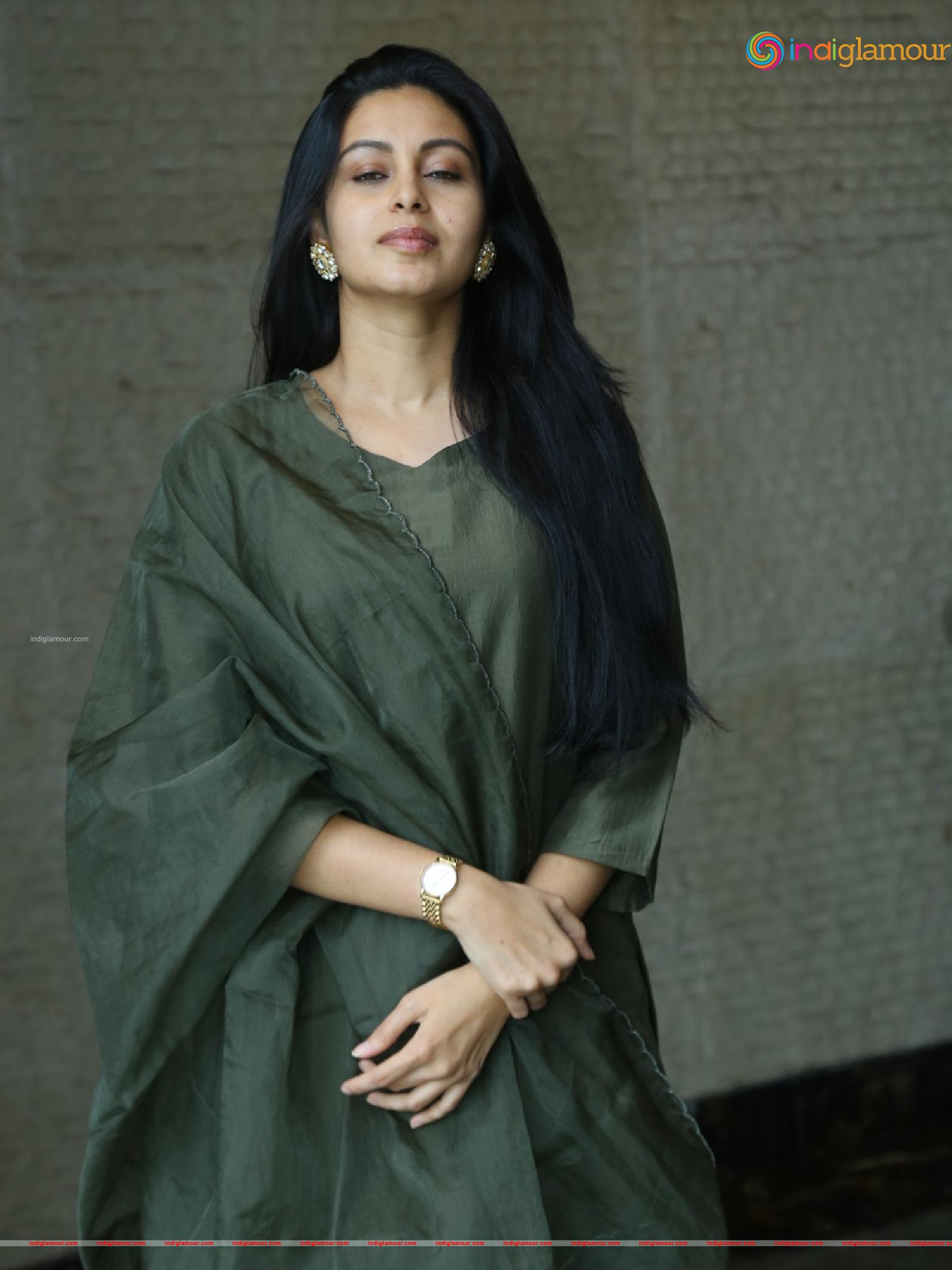 Abhinaya Actress hd photo