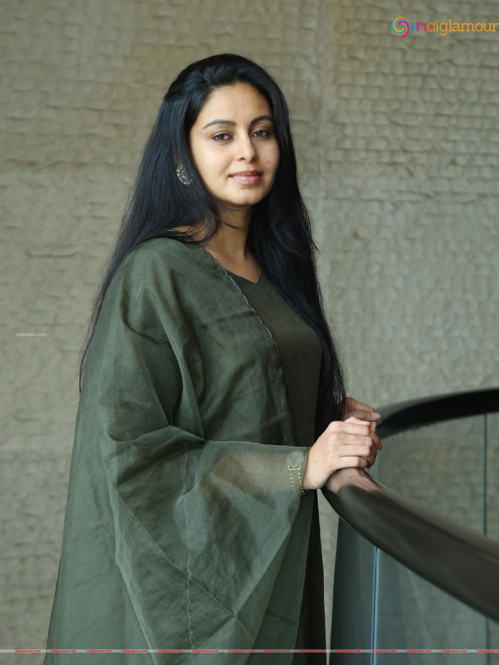 Abhinaya Actress hd photo