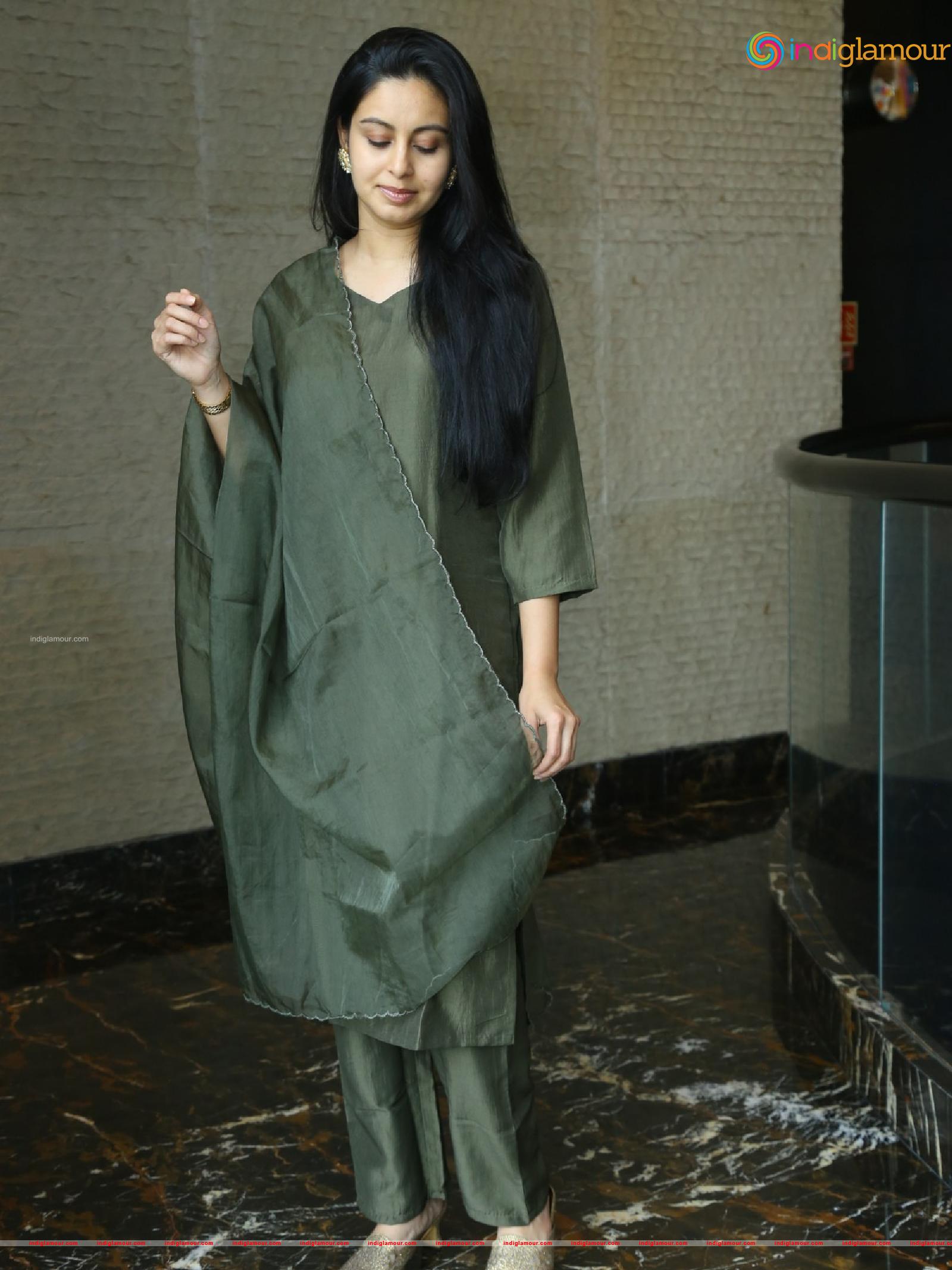 Abhinaya Actress hd photo