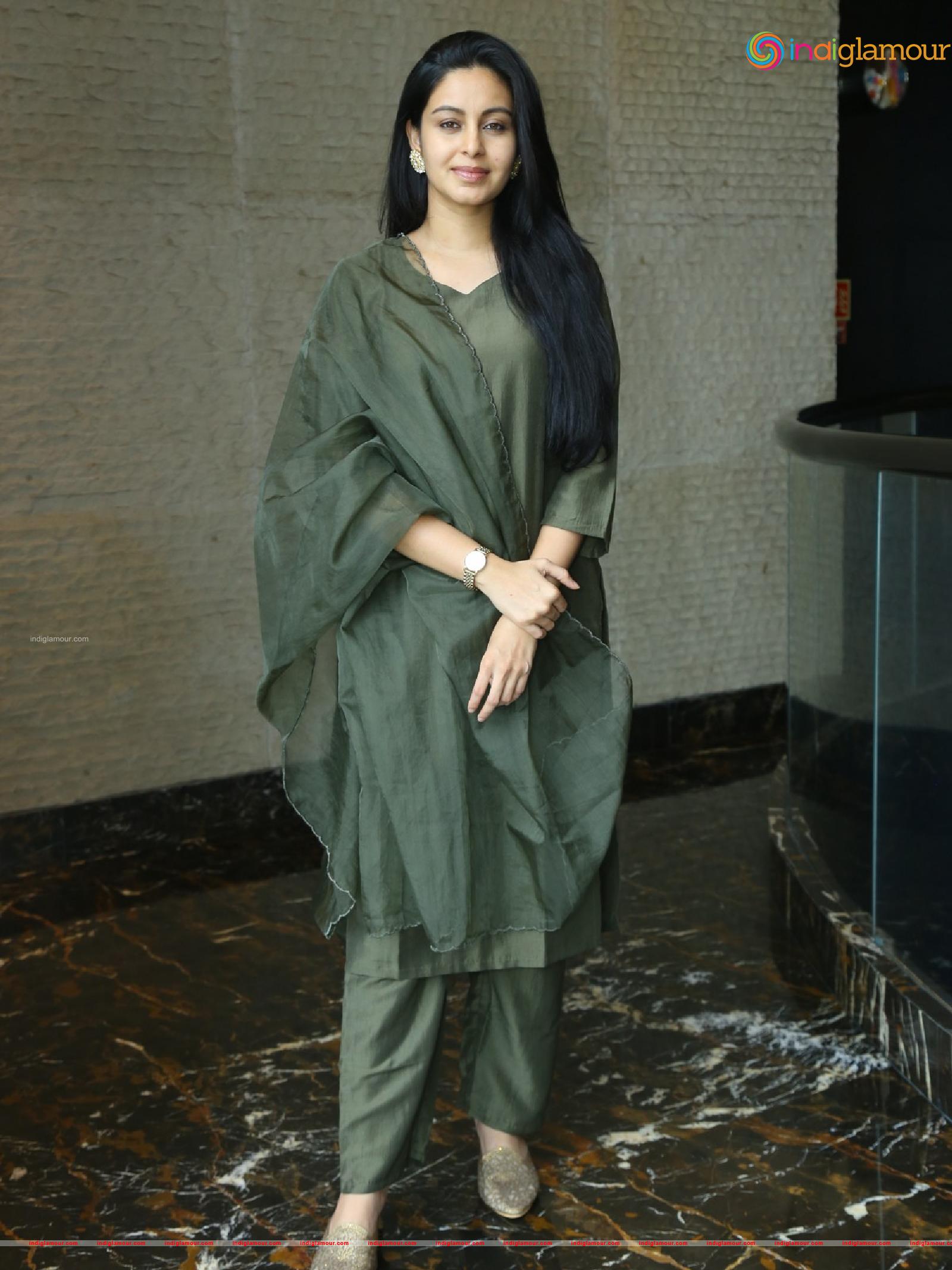 Abhinaya Actress hd photo