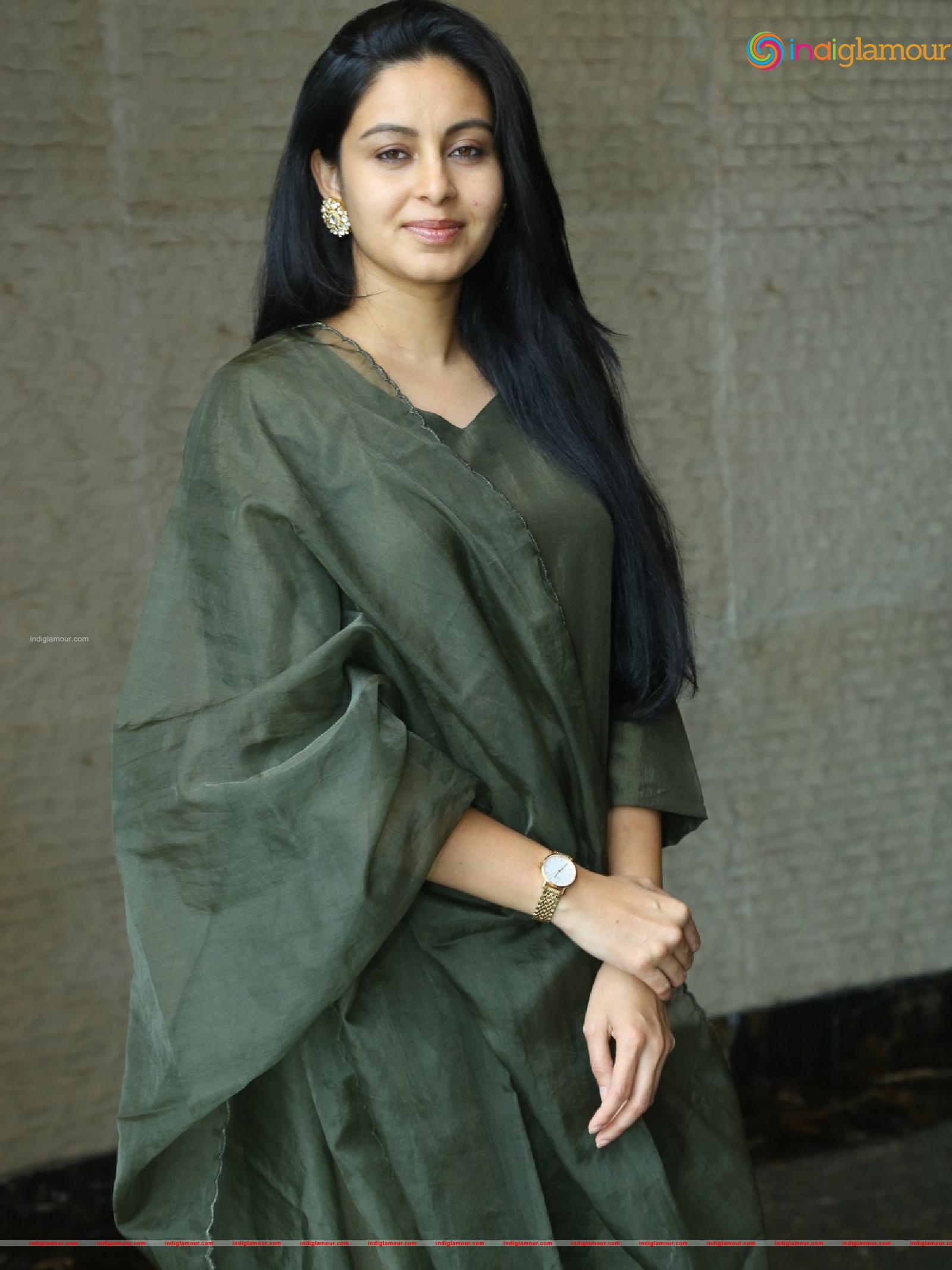 Abhinaya Actress hd photo