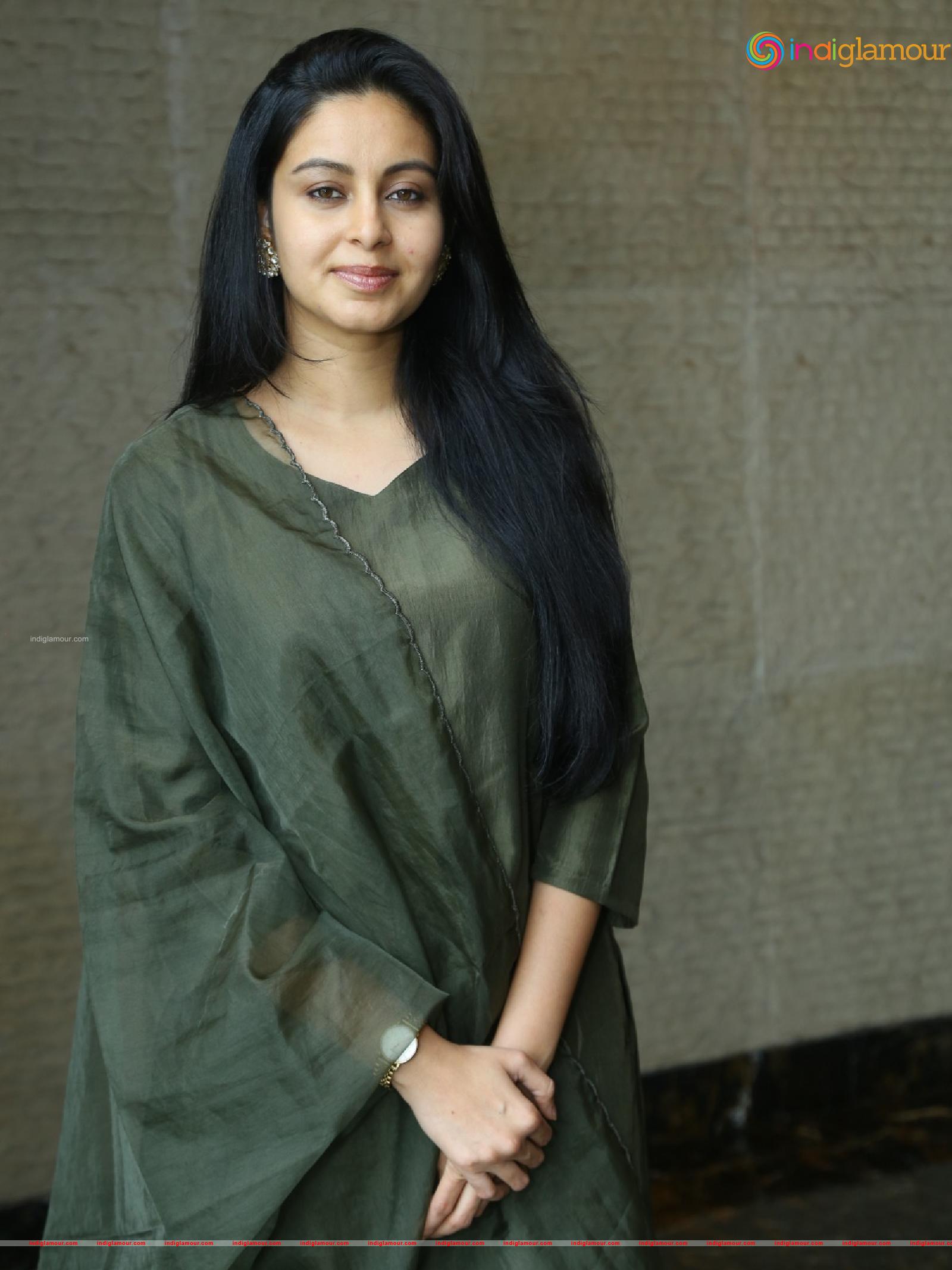 Abhinaya Actress hd photo