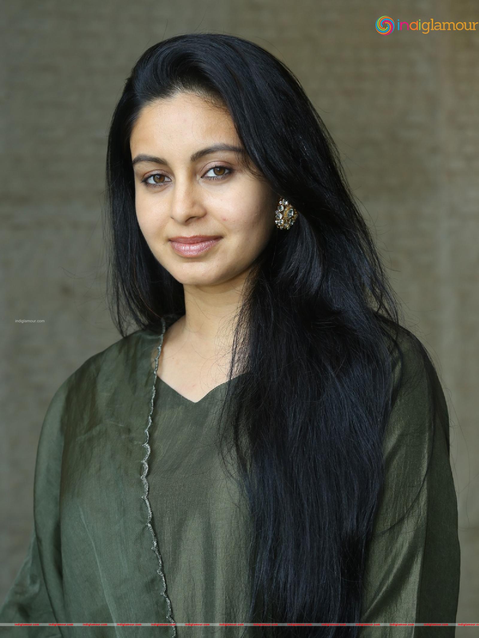 Abhinaya Actress hd photo