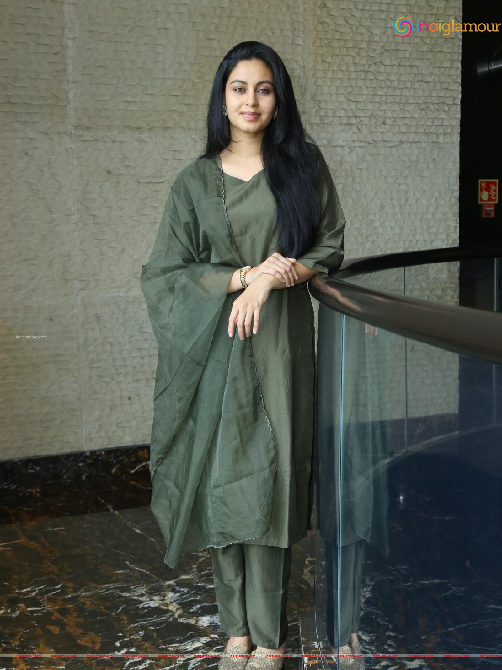 Abhinaya Actress hd photo