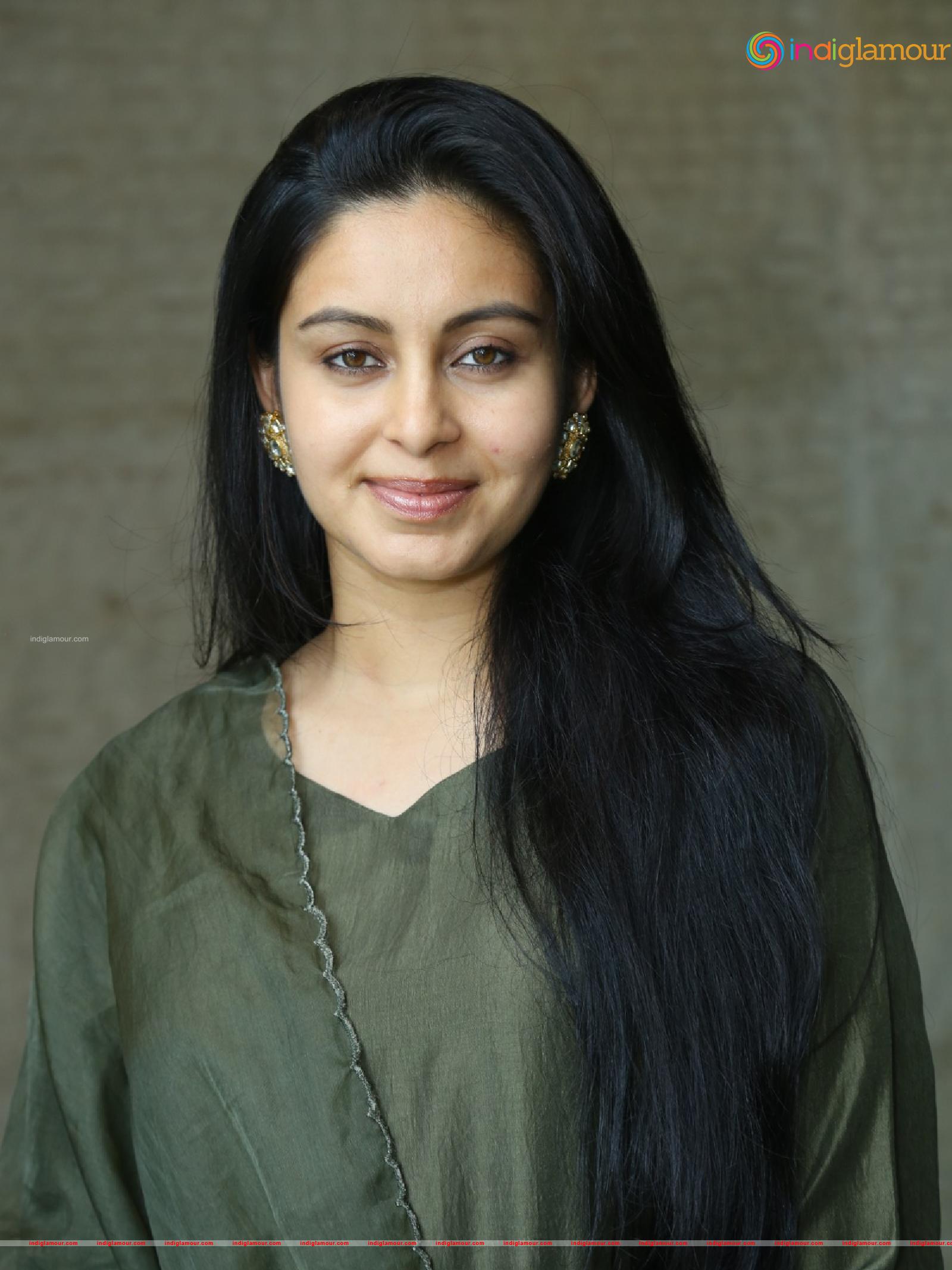 Abhinaya Actress hd photo