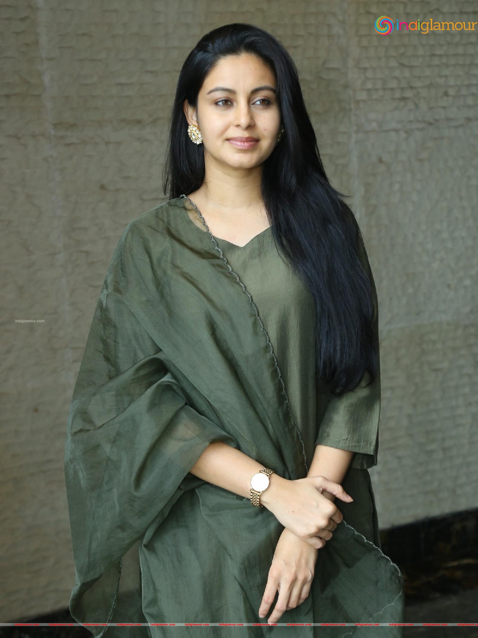 Abhinaya Actress hd photo