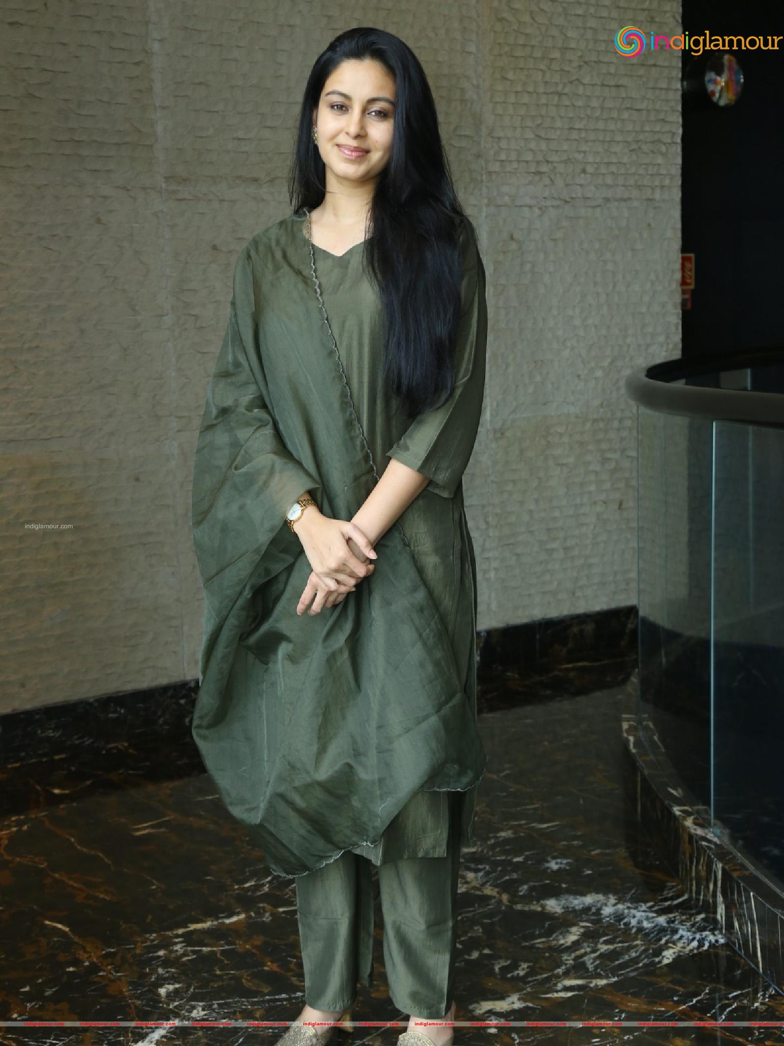 Abhinaya Actress hd photo